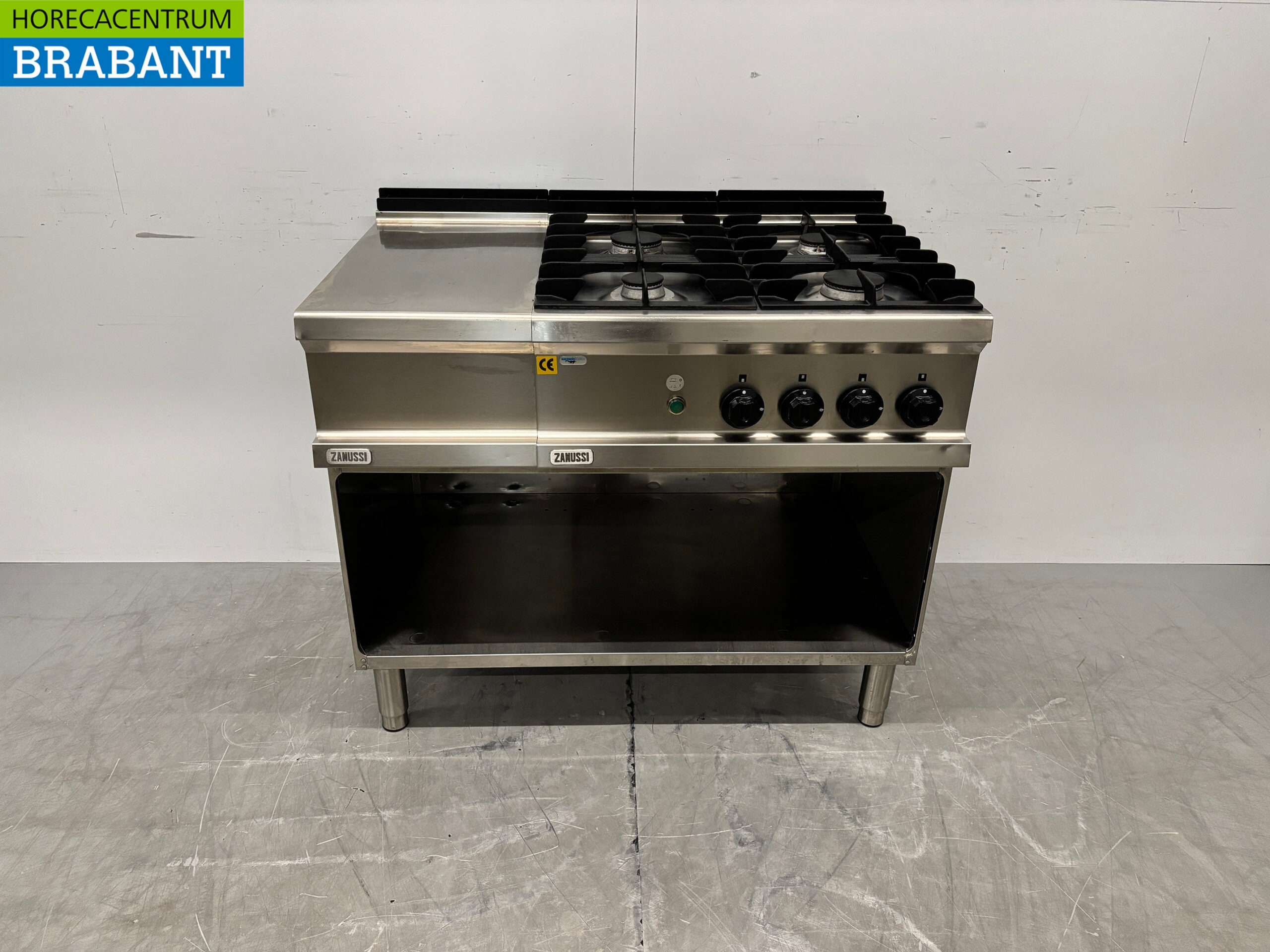 Stainless steel Zanussi 4 burner stove with work unit 105 cm GAS + 230V Horeca
