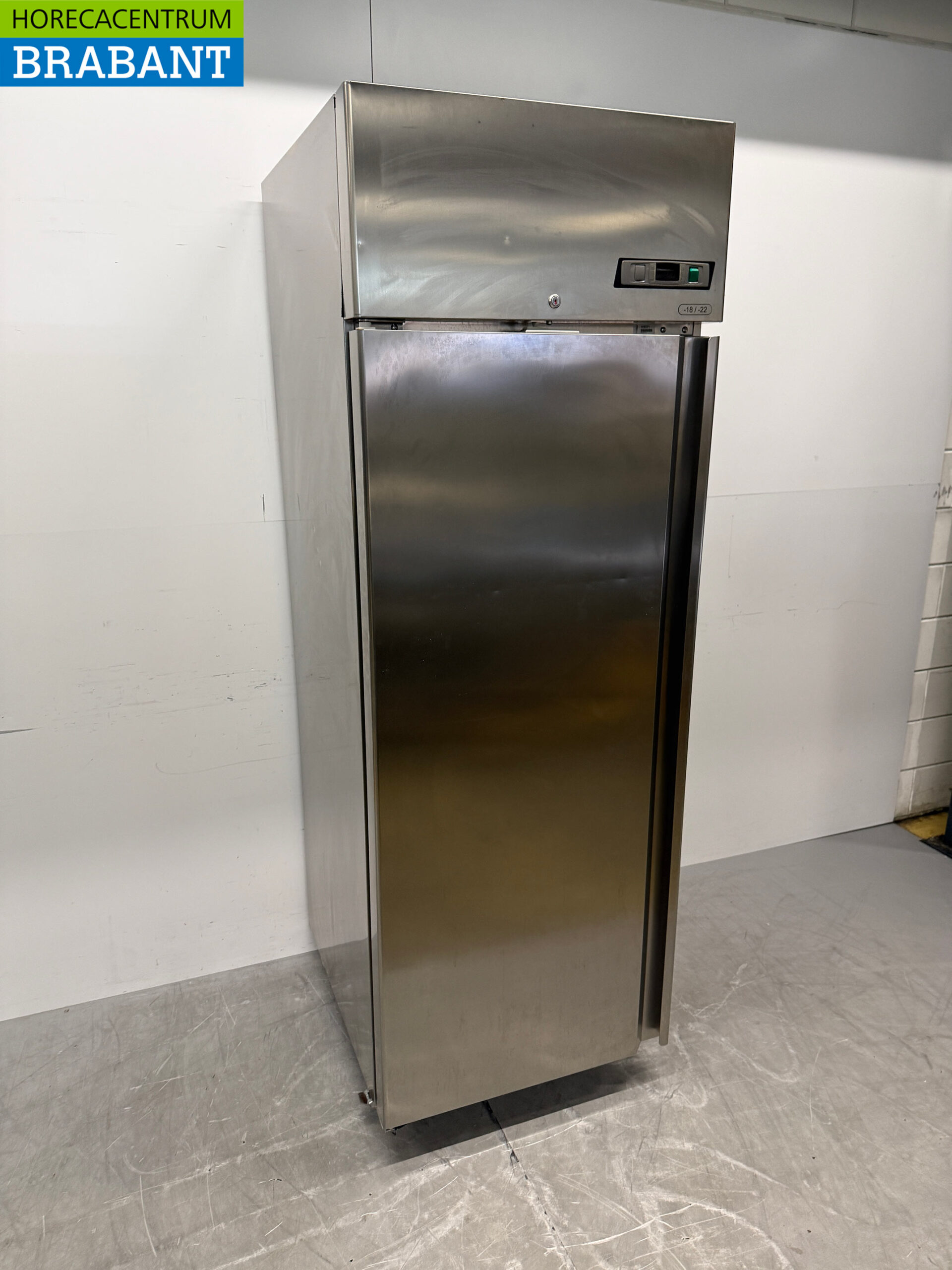 Stainless steel Eurotec Mobile Freezer Freezer cabinet 600 liters 230V Horeca - Image 3