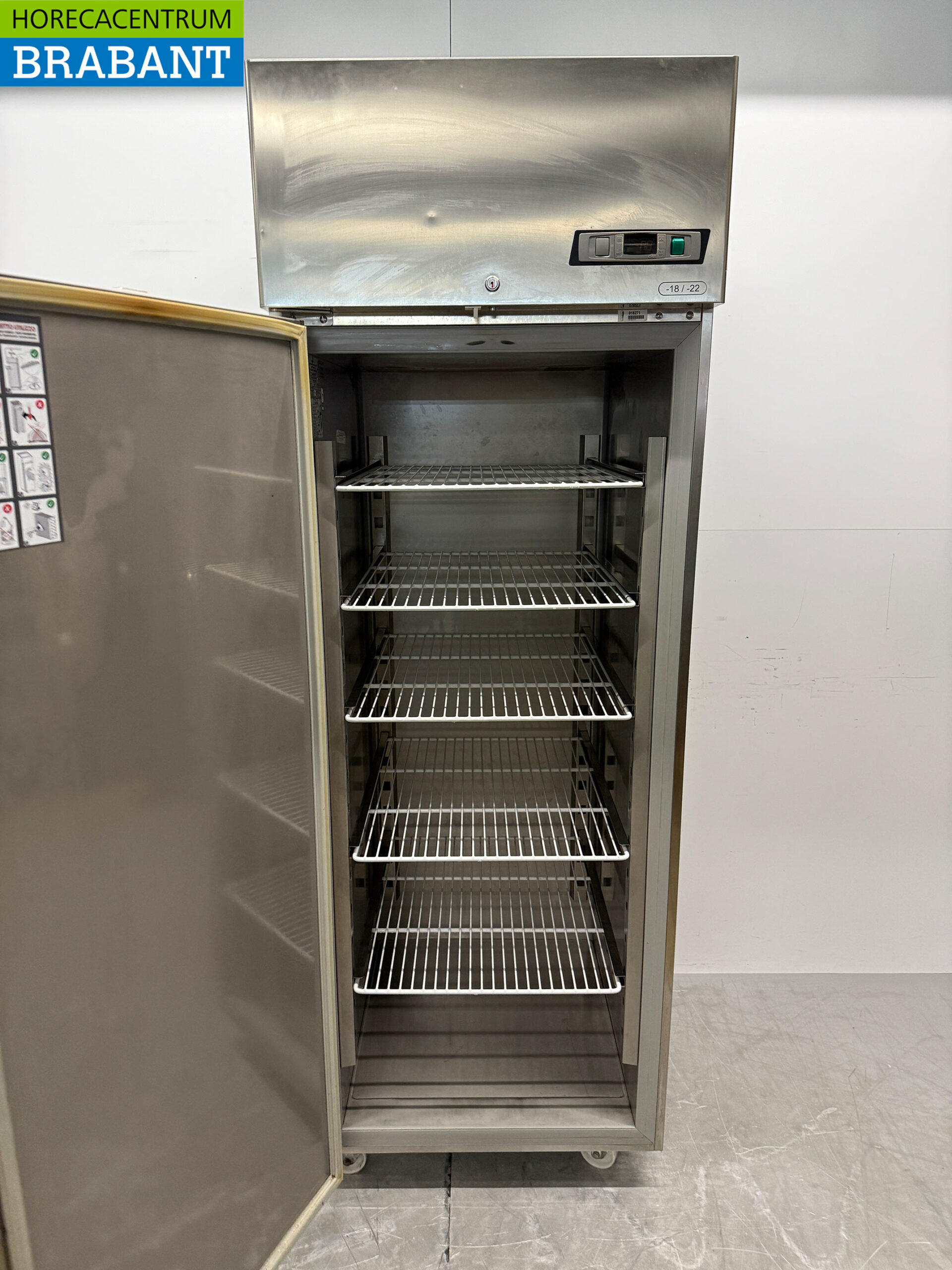 Stainless steel Eurotec Mobile Freezer Freezer cabinet 600 liters 230V Horeca - Image 4