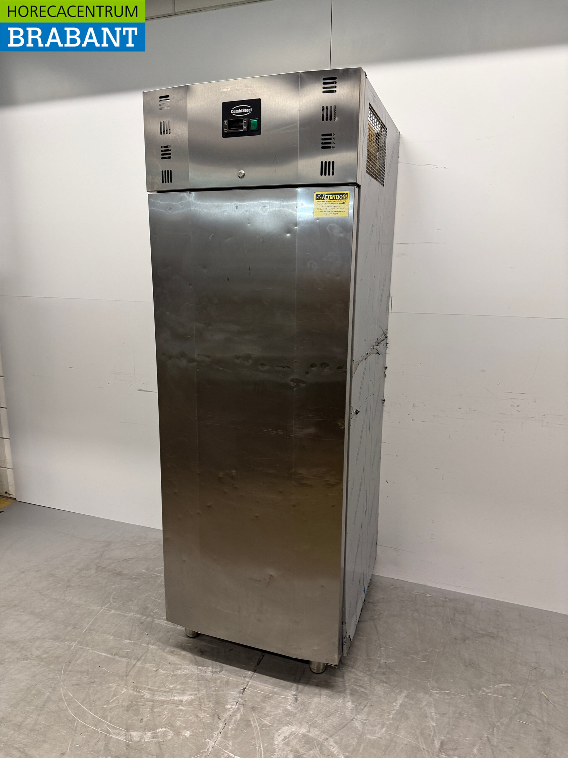 Stainless steel Combisteel Refrigerator 700 liters 230V Horeca - Image 2