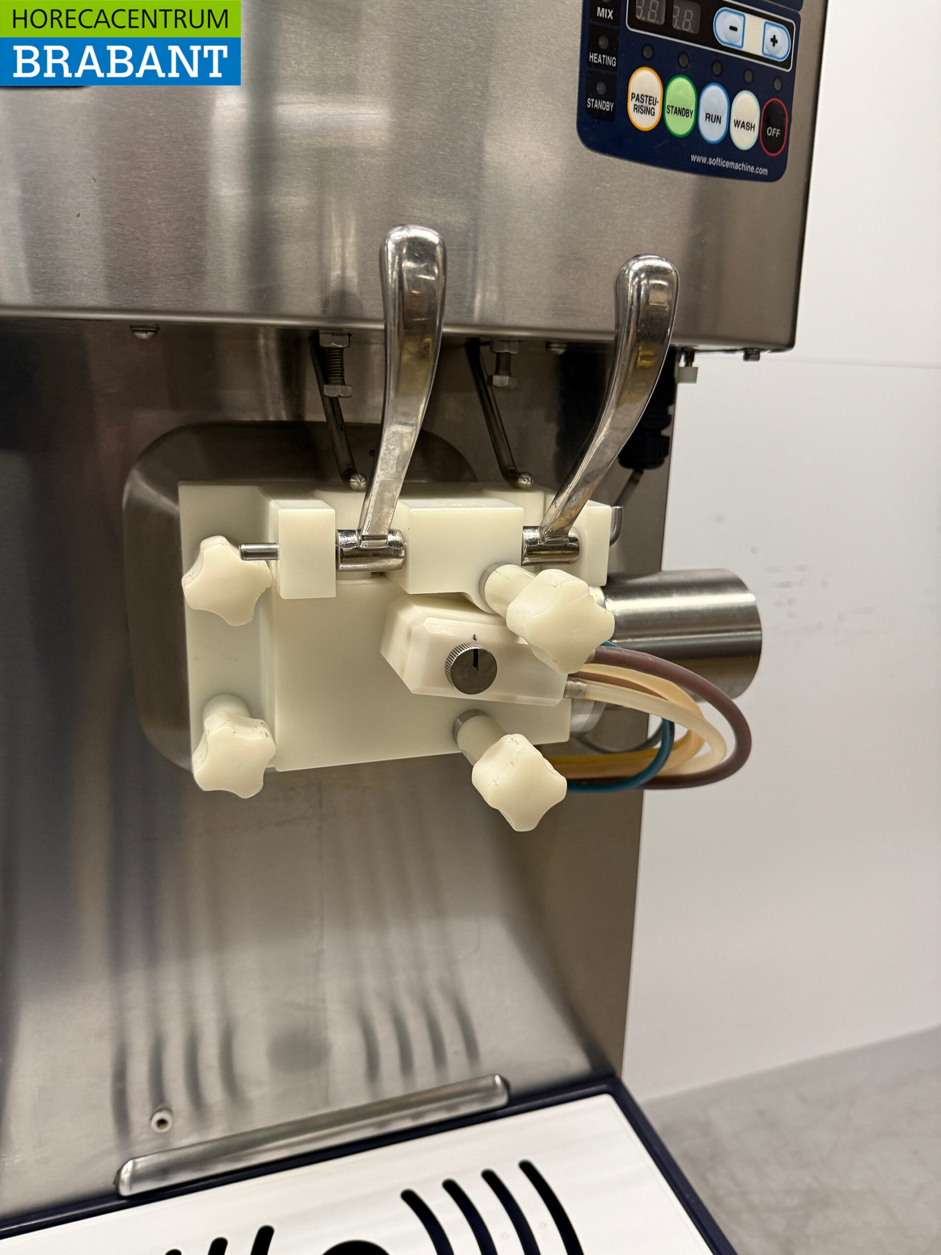 Stainless steel Nissei NA3331 Soft ice cream machine with milkshake function 400V Catering - Image 7
