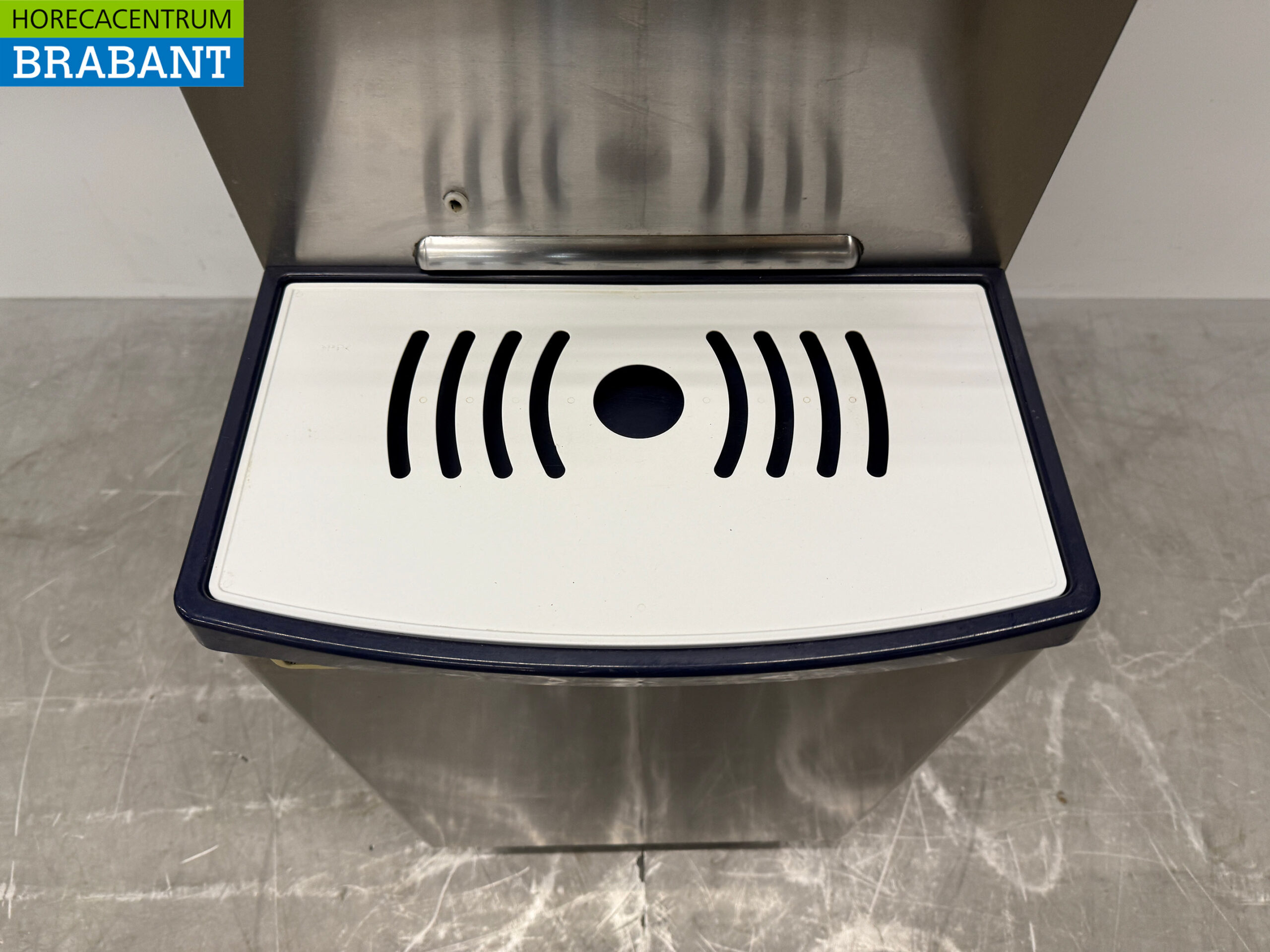 Stainless steel Nissei NA3331 Soft ice cream machine with milkshake function 400V Catering - Image 8
