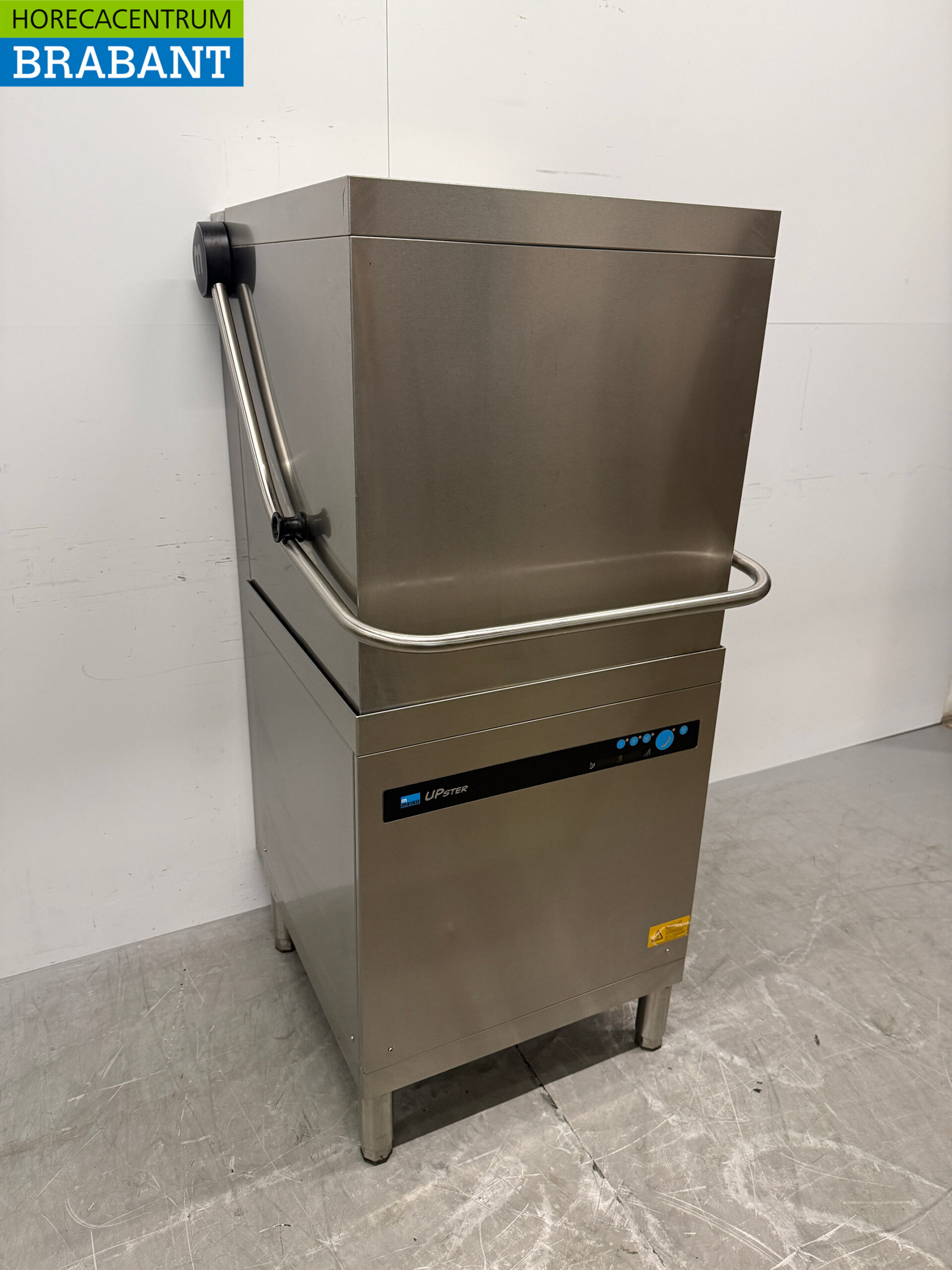 Stainless steel Meiko Sliding dishwasher with drain pump 400V Catering - Image 3