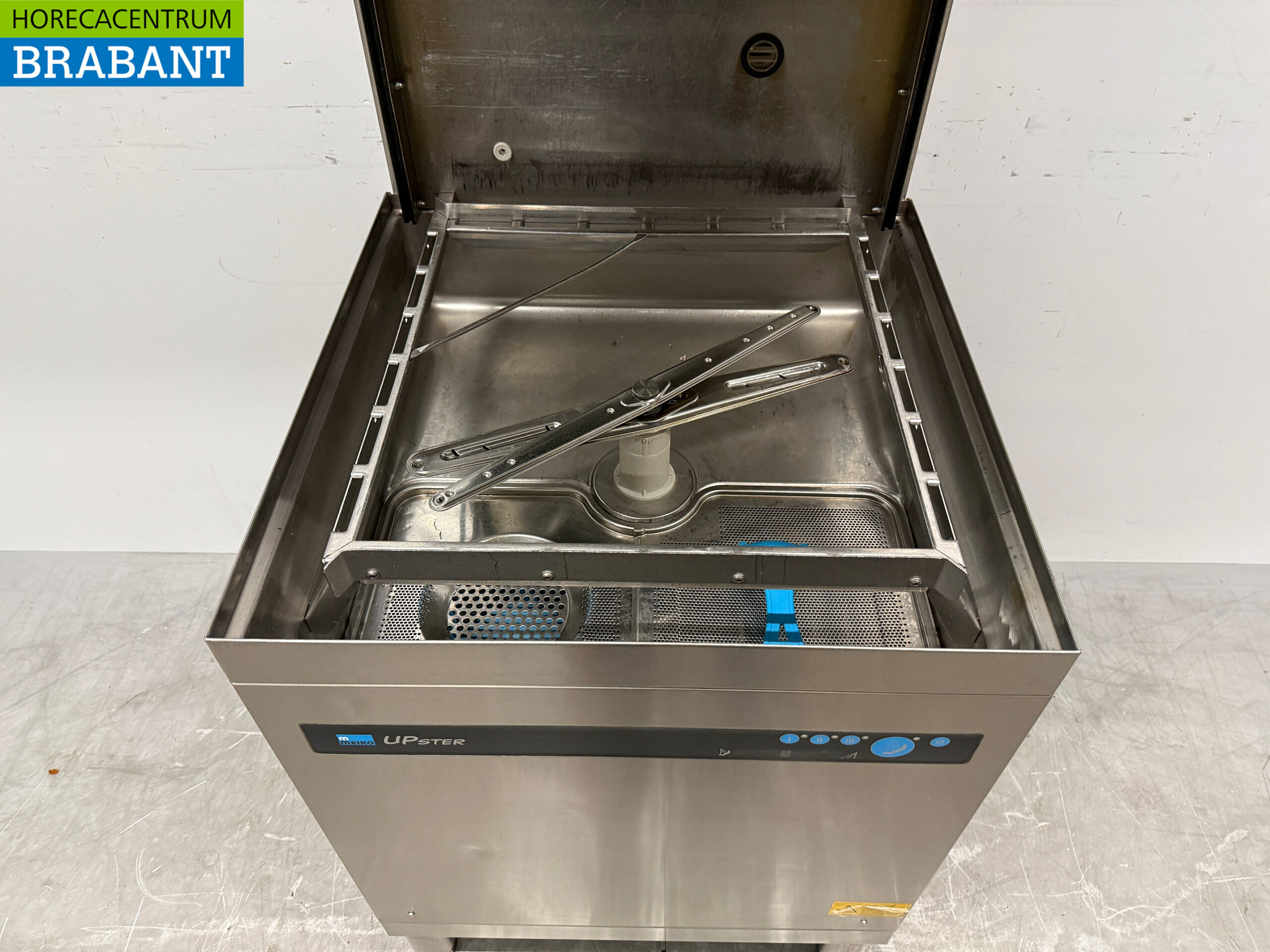Stainless steel Meiko Sliding dishwasher with drain pump 400V Catering - Image 4