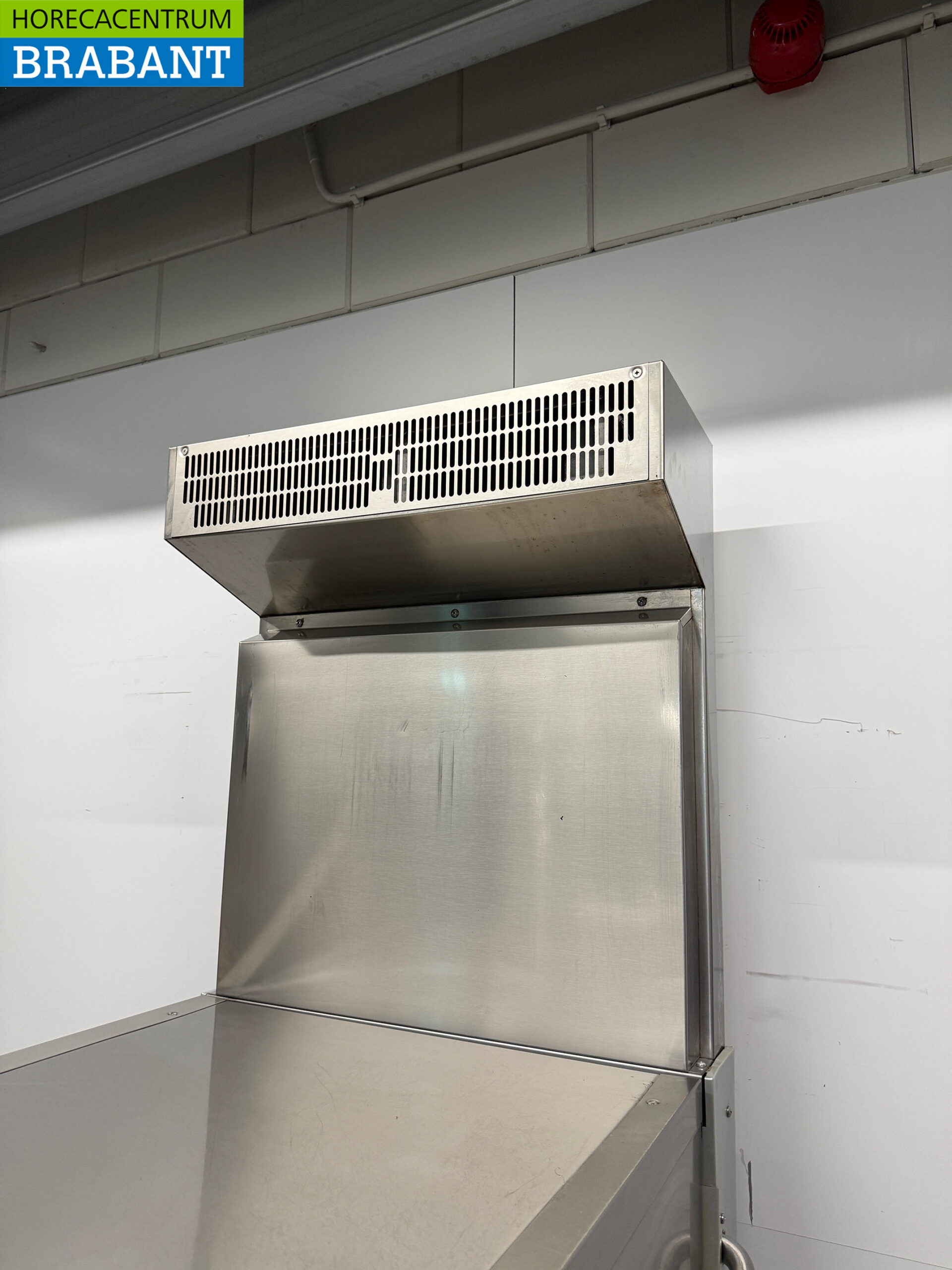 Stainless steel Zanussi Sliding dishwasher with Heat Recovery and drain pump 400V Catering - Image 6