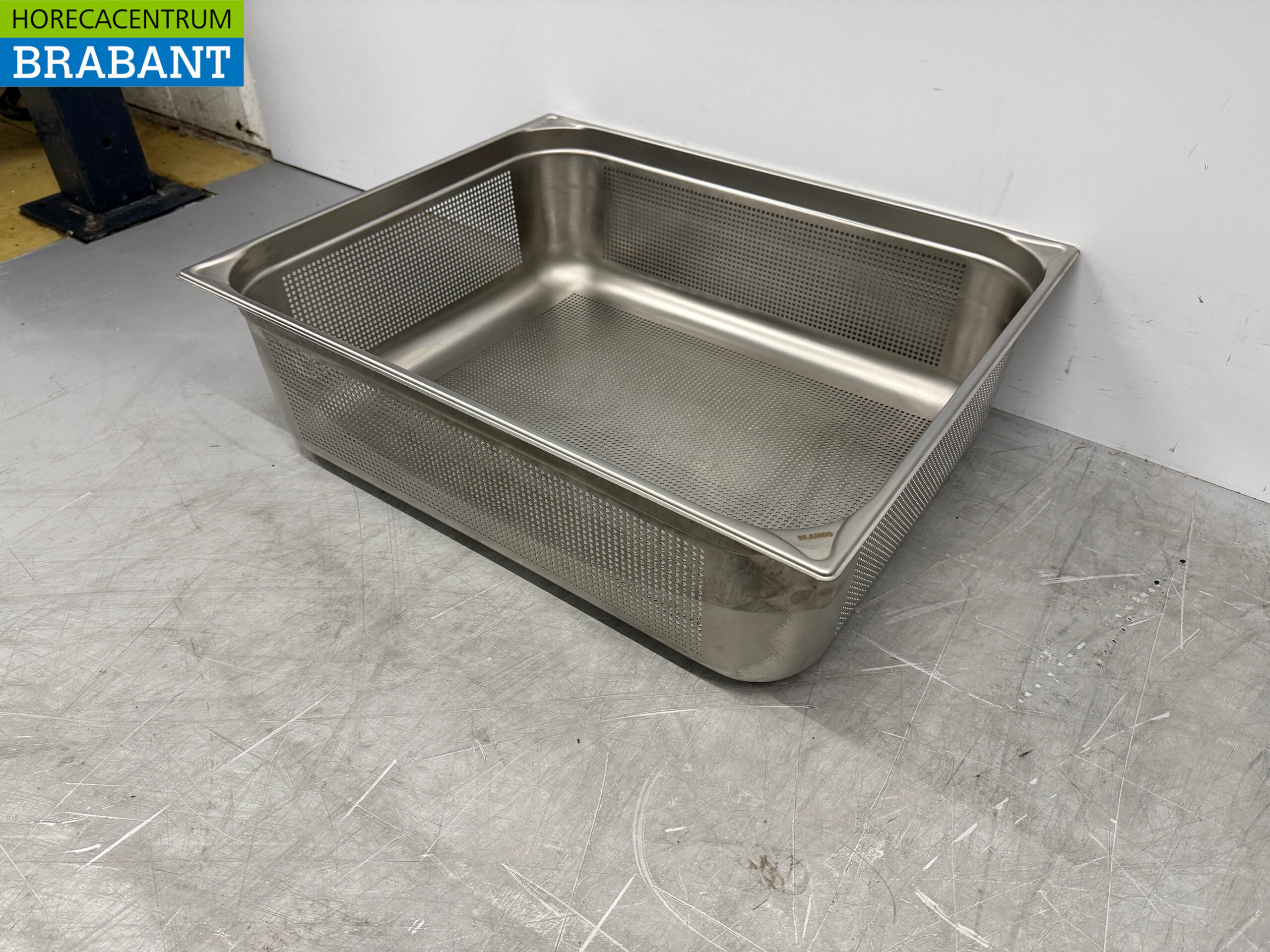 Stainless steel Blanco 2/1 GN - Gastronorm Tray Perforated 200 mm Catering - Image 2