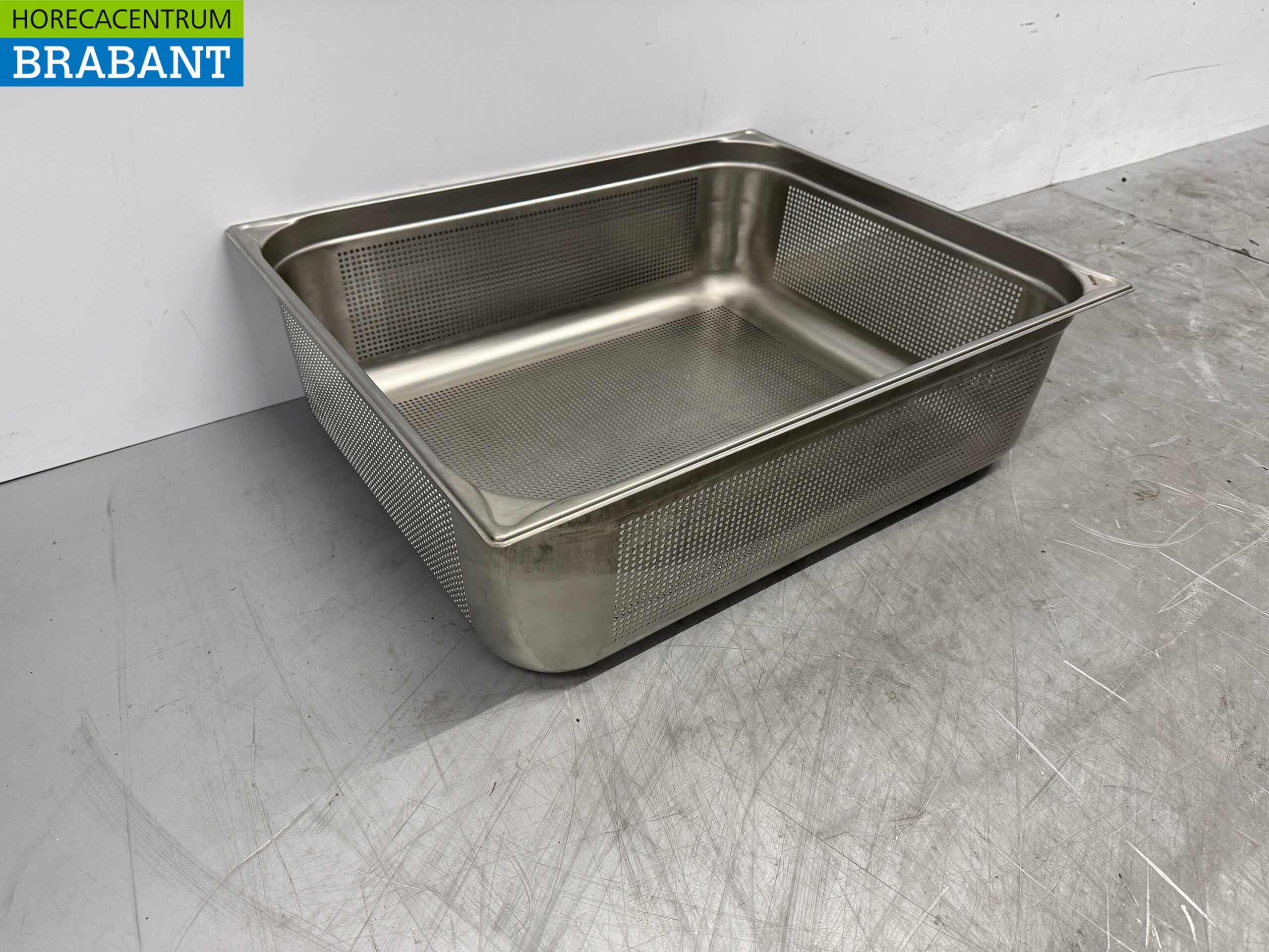 Stainless steel Blanco 2/1 GN - Gastronorm Tray Perforated 200 mm Catering - Image 3