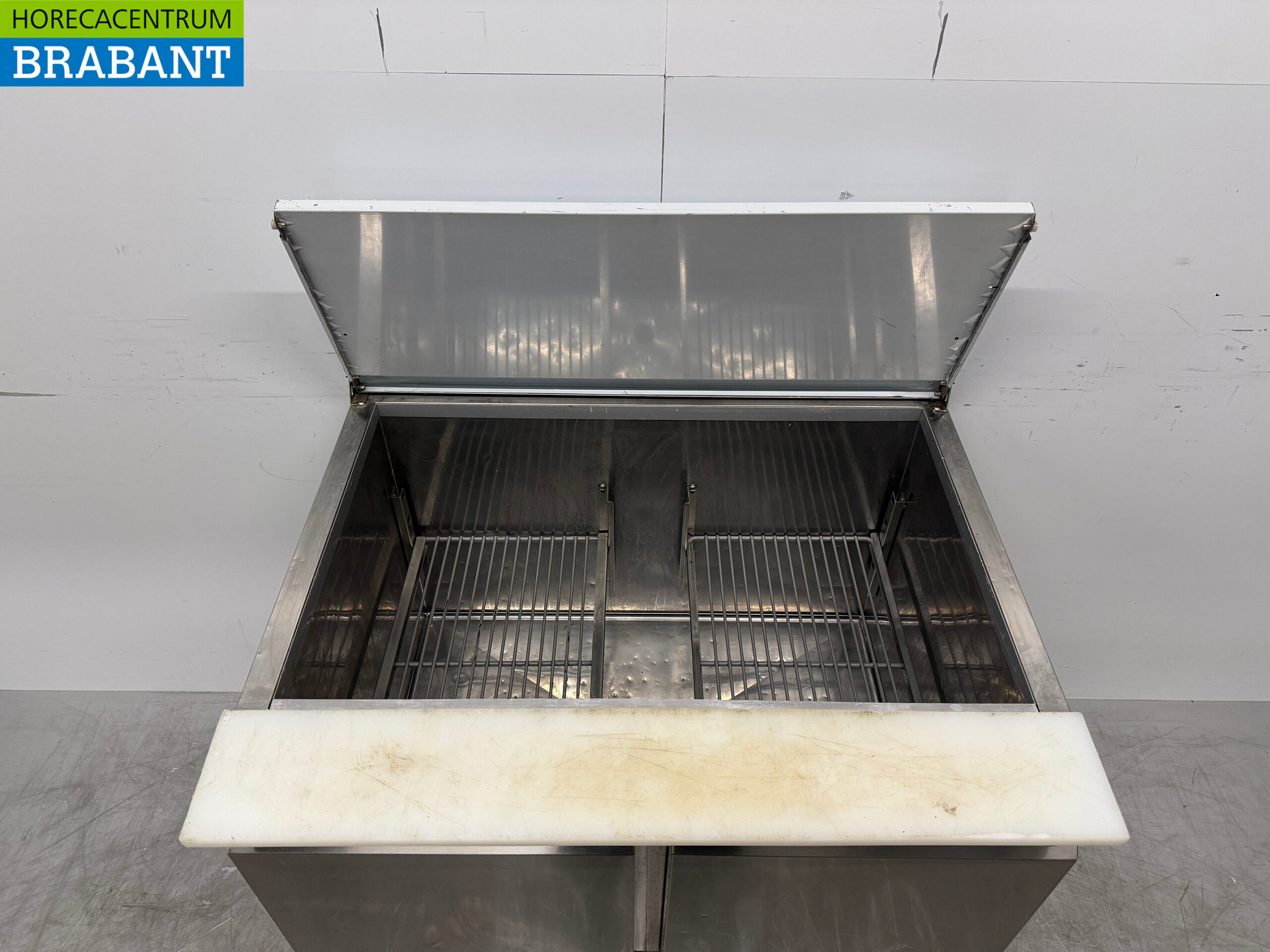 Stainless steel Bartscher Saladette Refrigerated Workbench 2 Doors 90,5 cm 230V Horeca - Image 4