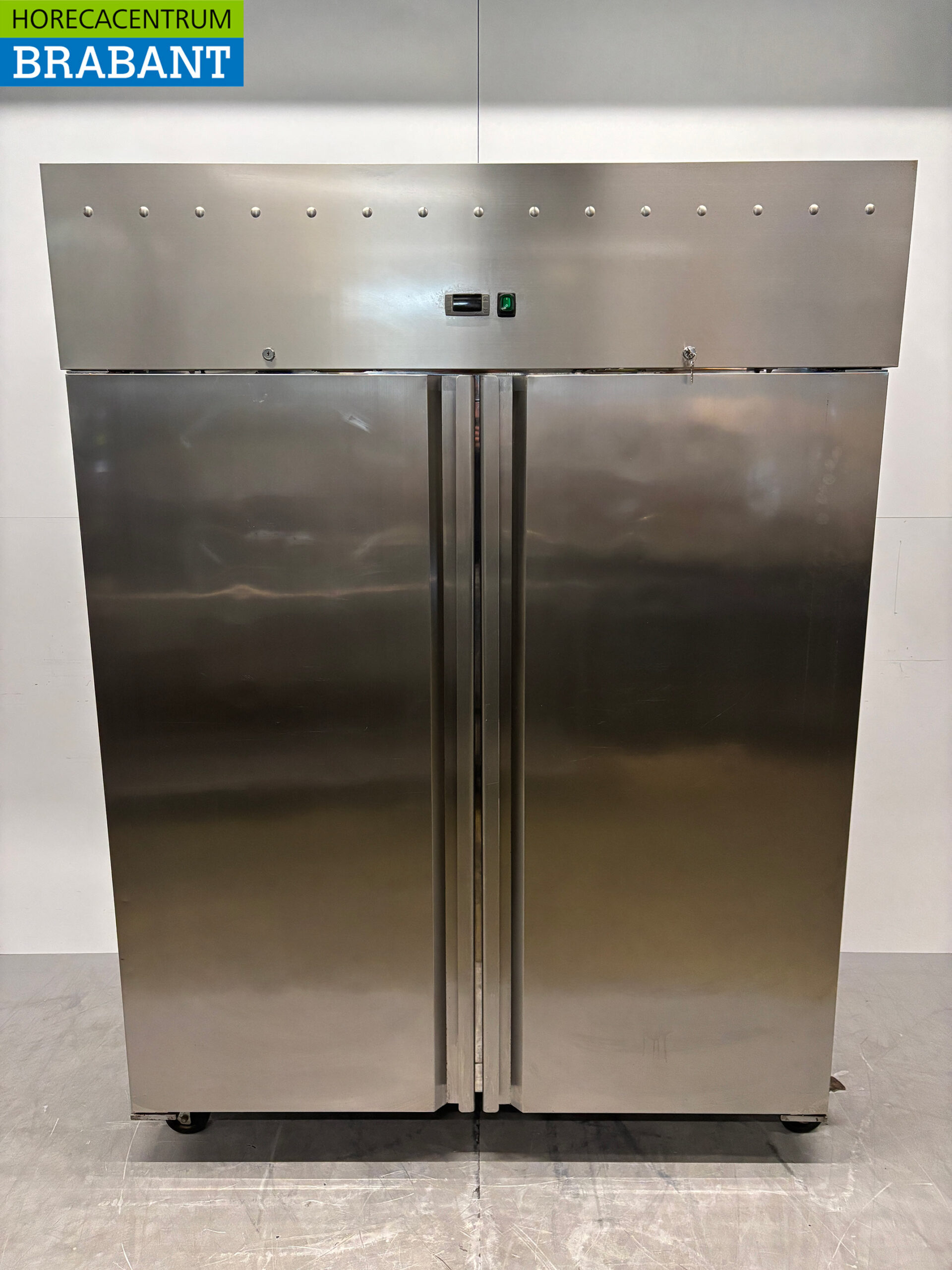 Stainless steel Double door Refrigerator 1400 liters 230V Catering