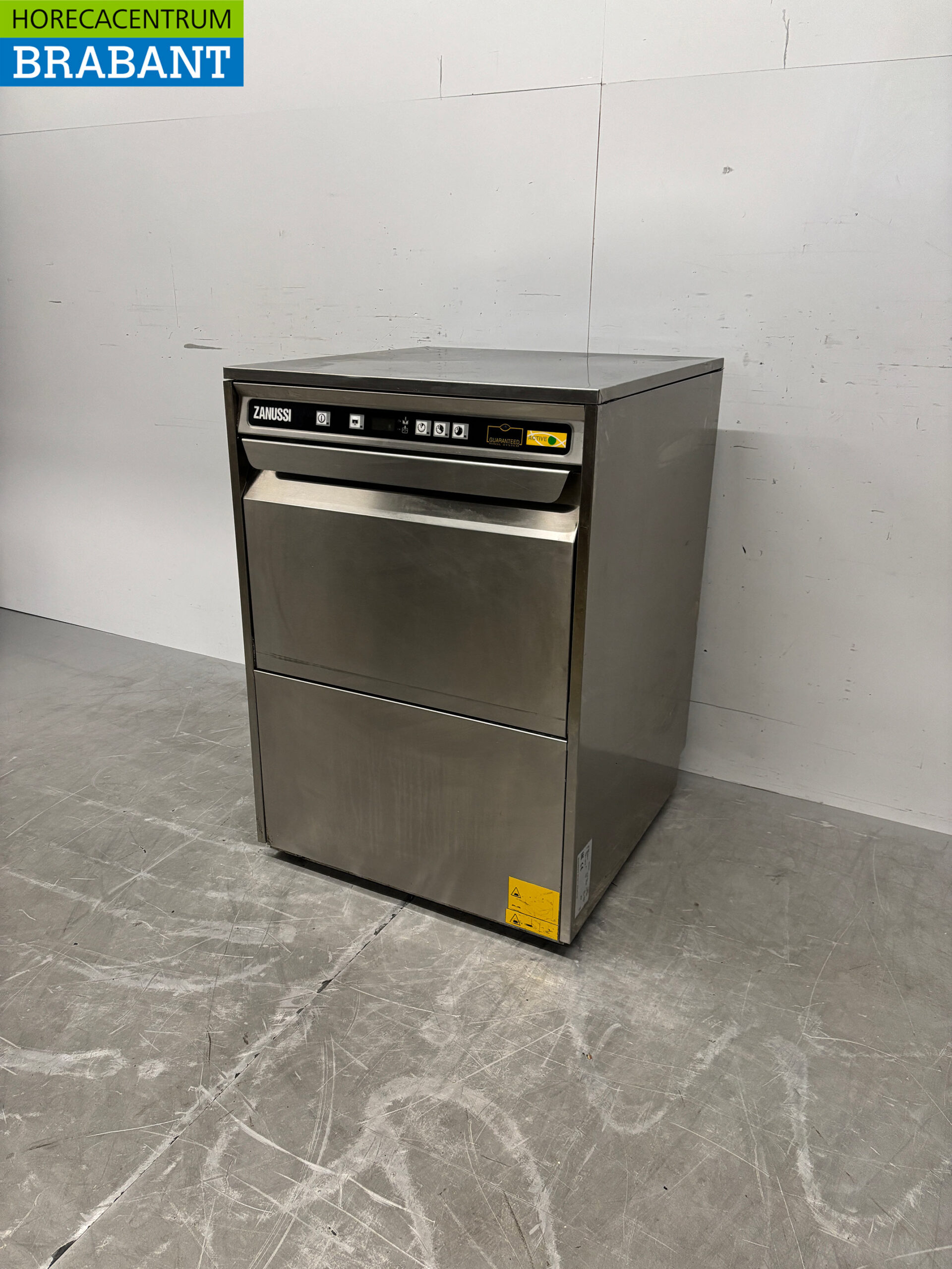 Stainless steel Zanussi Dishwasher with drain pump 400V Catering - Image 2