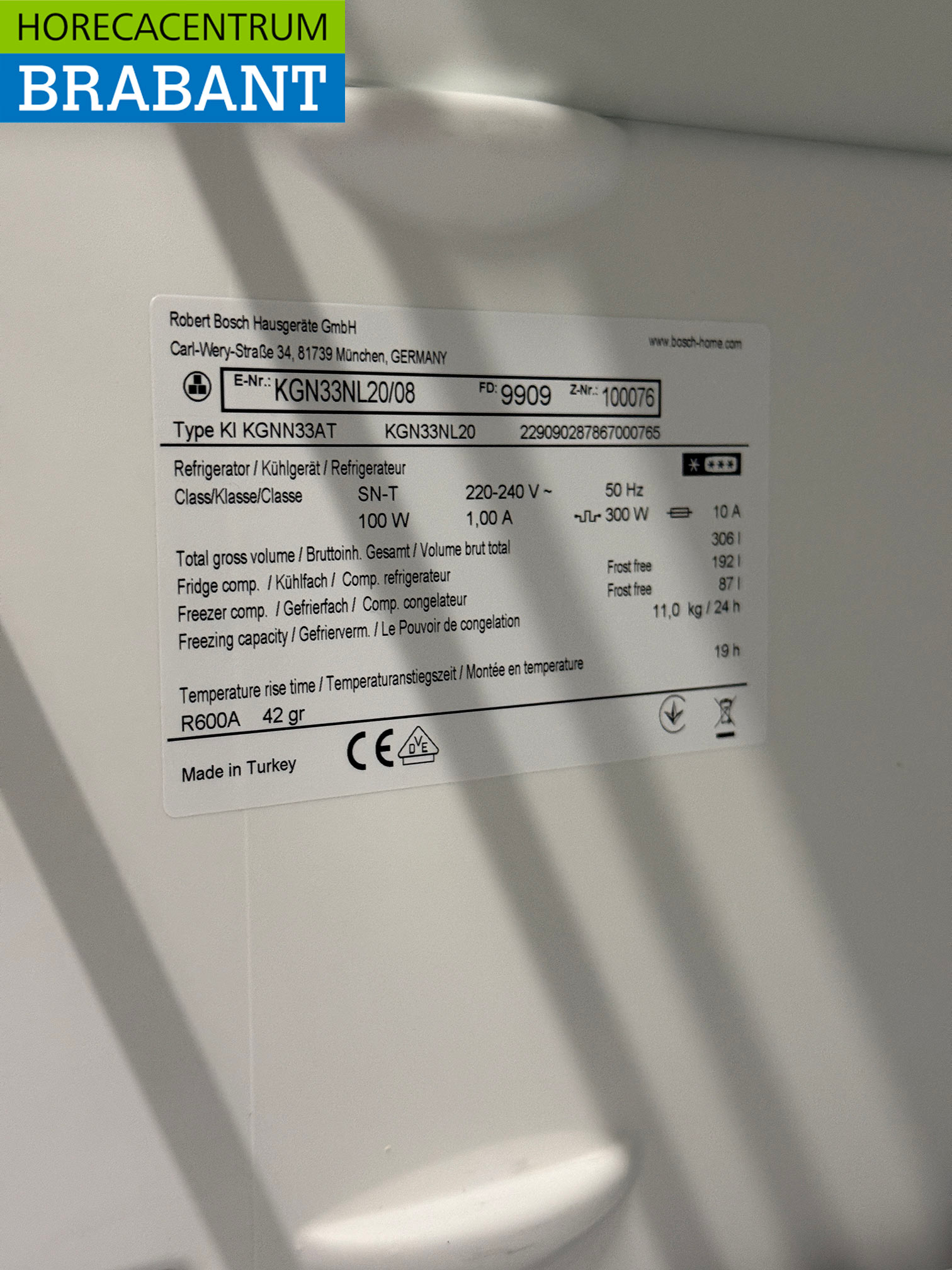 Bosch 306-liter Refrigerator-Freezer Combination, 230V, Commercial Use - Image 5