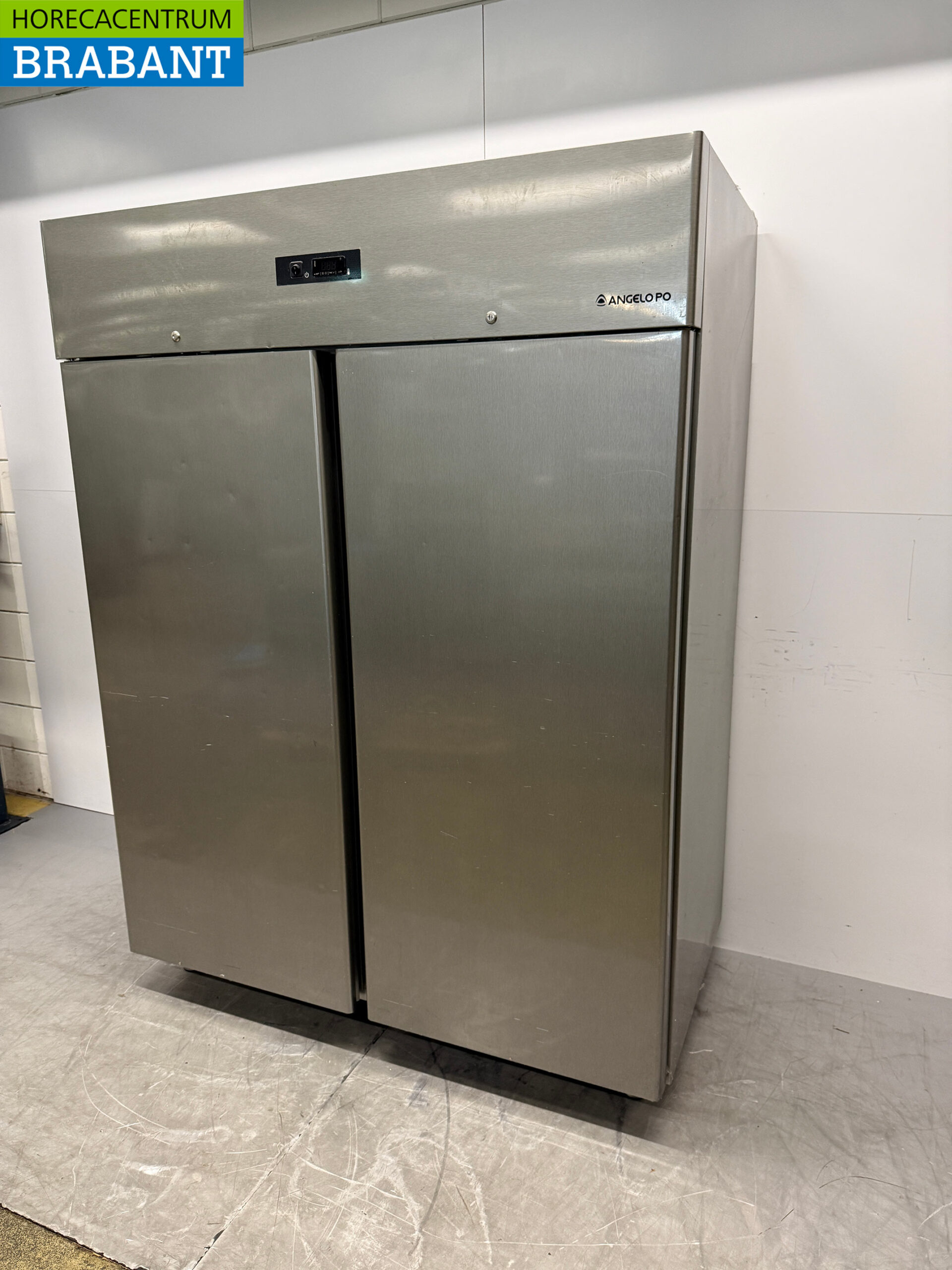 Angelo Po Double-Door Freezer, 1400 liters, 230V, Commercial Use - Image 2