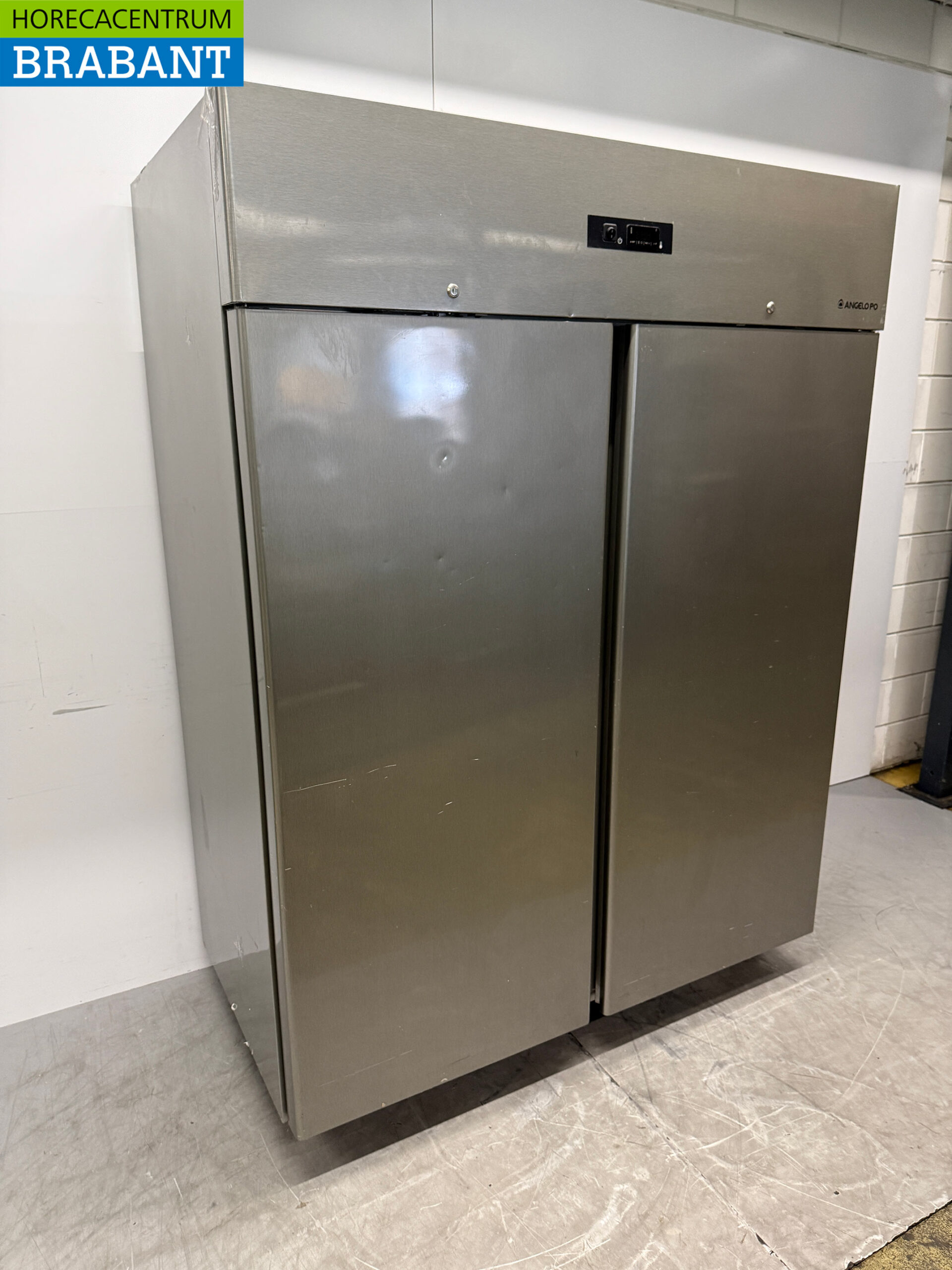 Angelo Po Double-Door Freezer, 1400 liters, 230V, Commercial Use - Image 3