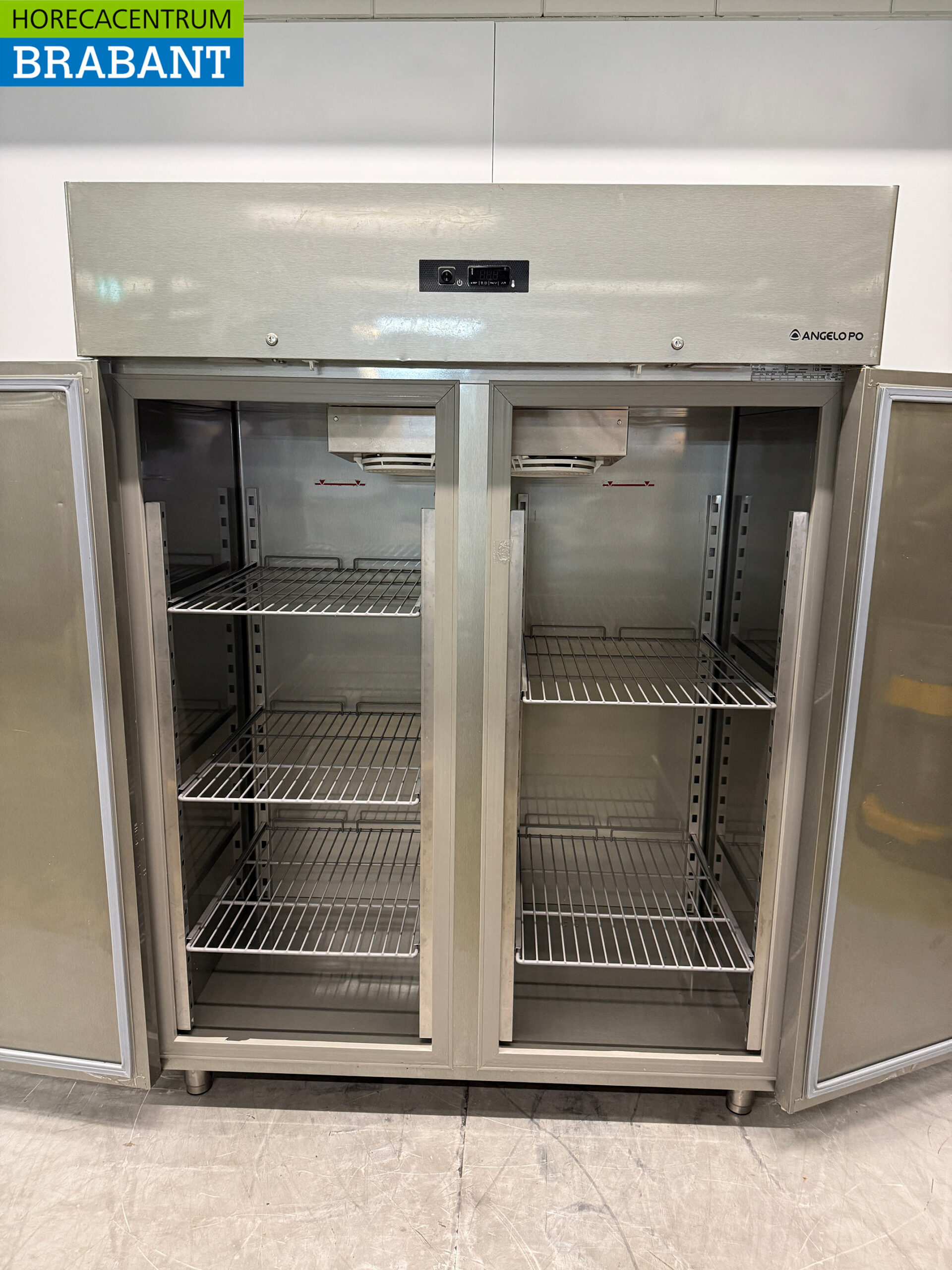 Angelo Po Double-Door Freezer, 1400 liters, 230V, Commercial Use - Image 4