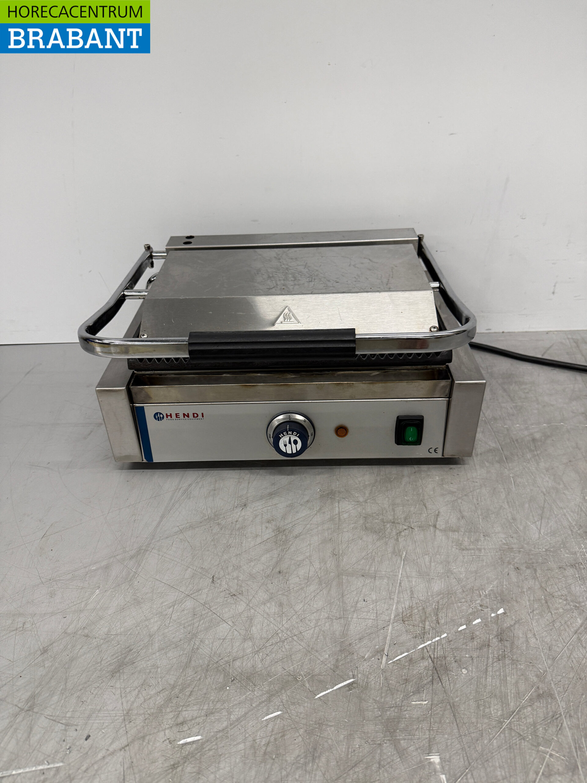 Stainless Steel Hendi Contact Grill/Panini Grill, Ribbed, 230V, Commercial Use
