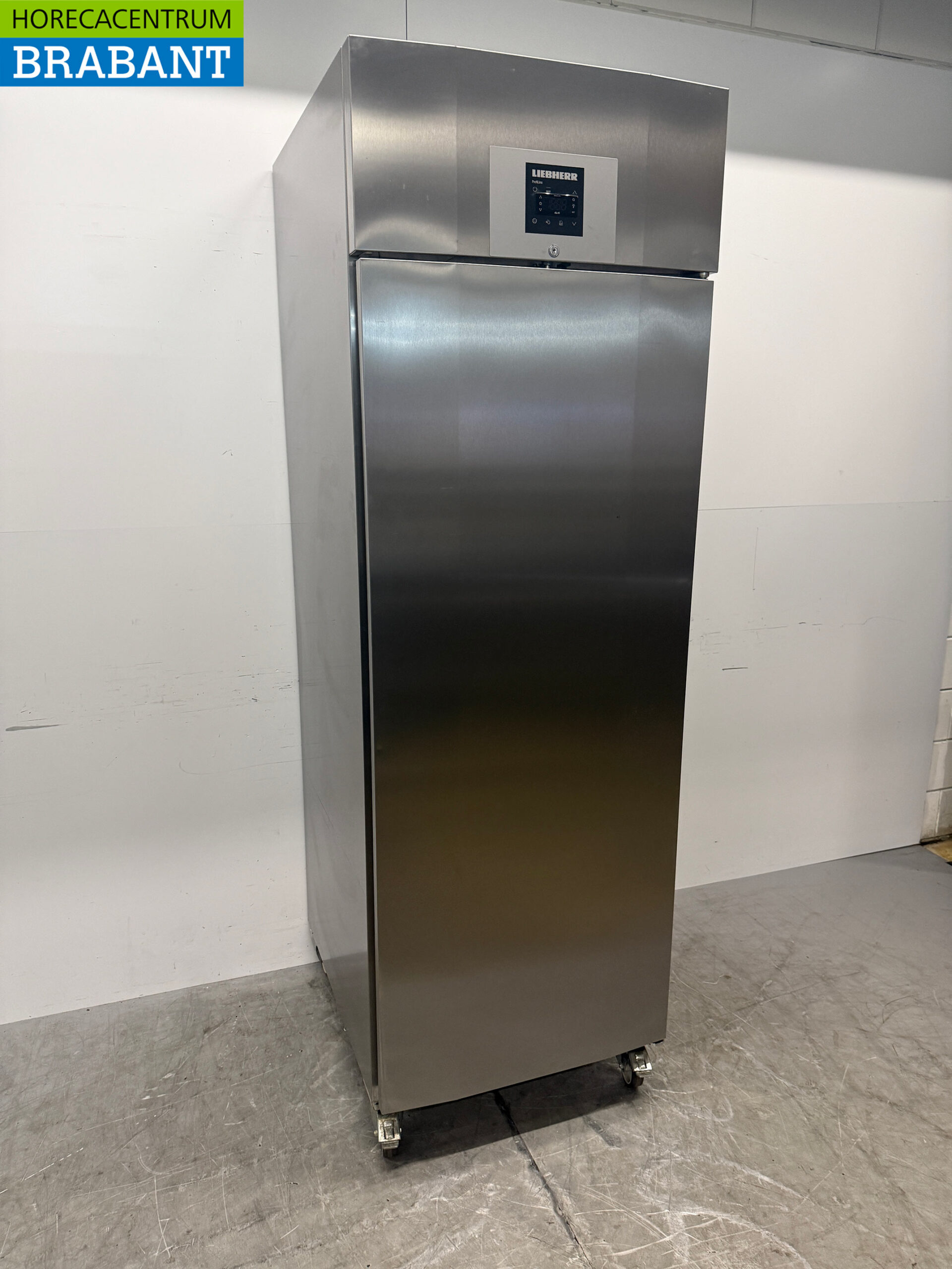 Liebherr Stainless Steel Mobile Freezer, 597 liters, 230V, for the Food Service Industry - Image 3