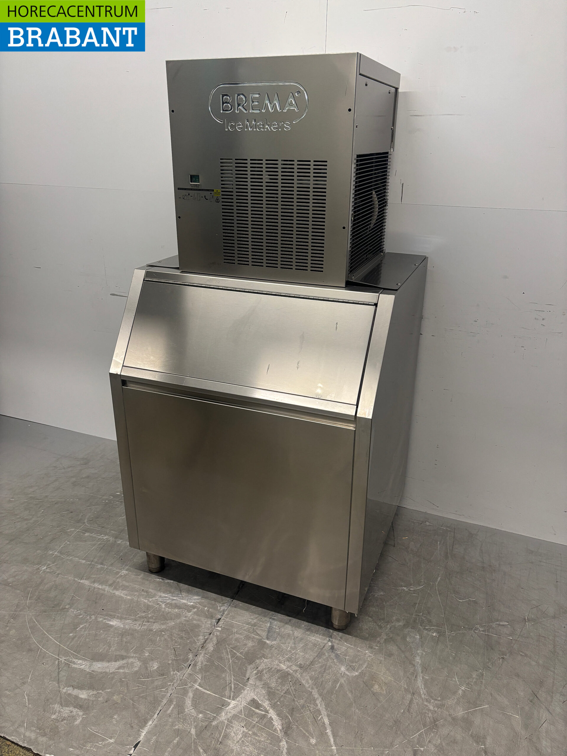 Stainless Steel Brema Flake Ice Machine, 157 kilograms per day, 200-kilogram hopper capacity, 230V, Food Service - Image 2
