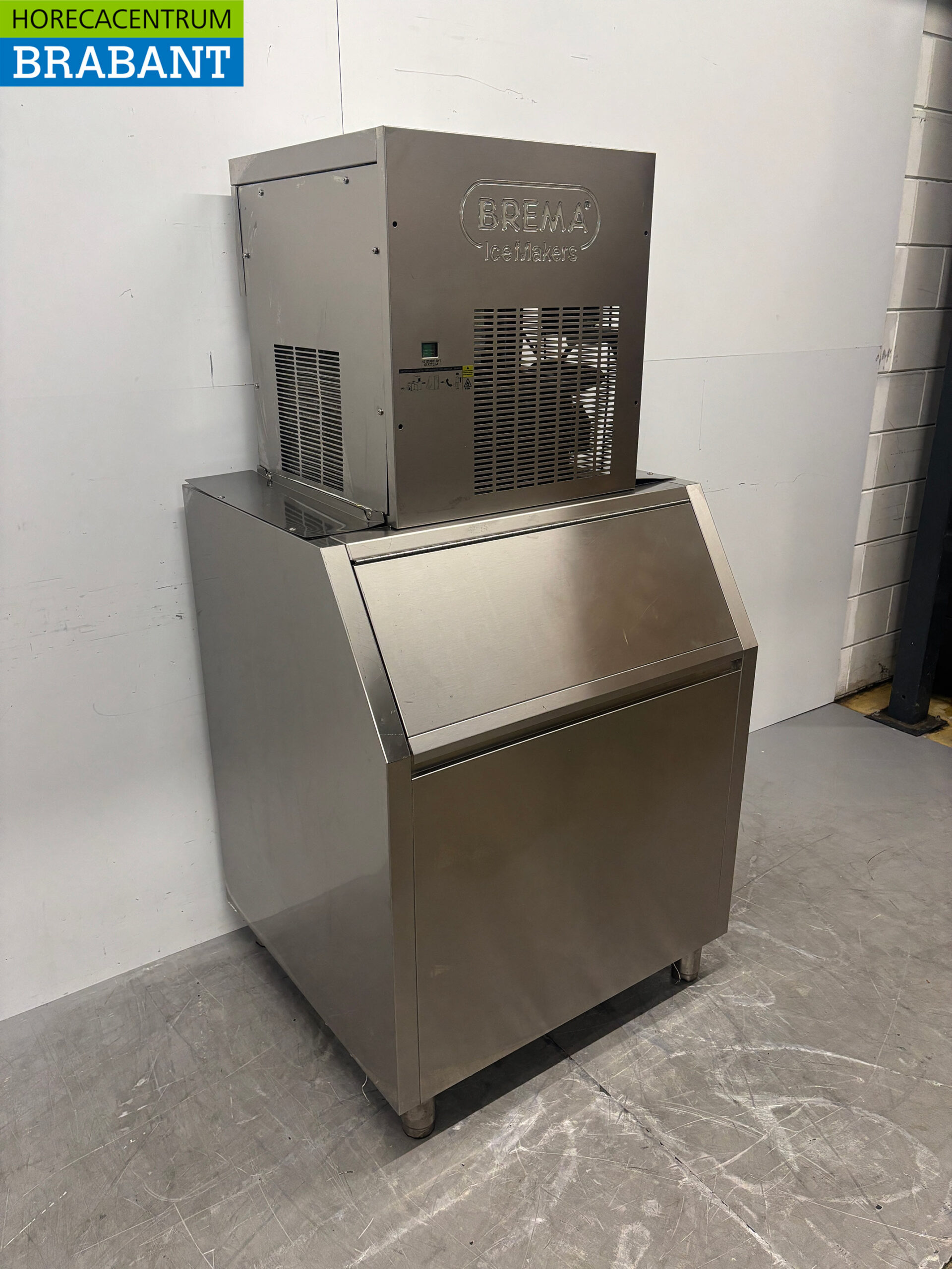 Stainless Steel Brema Flake Ice Machine, 157 kilograms per day, 200-kilogram hopper capacity, 230V, Food Service - Image 3