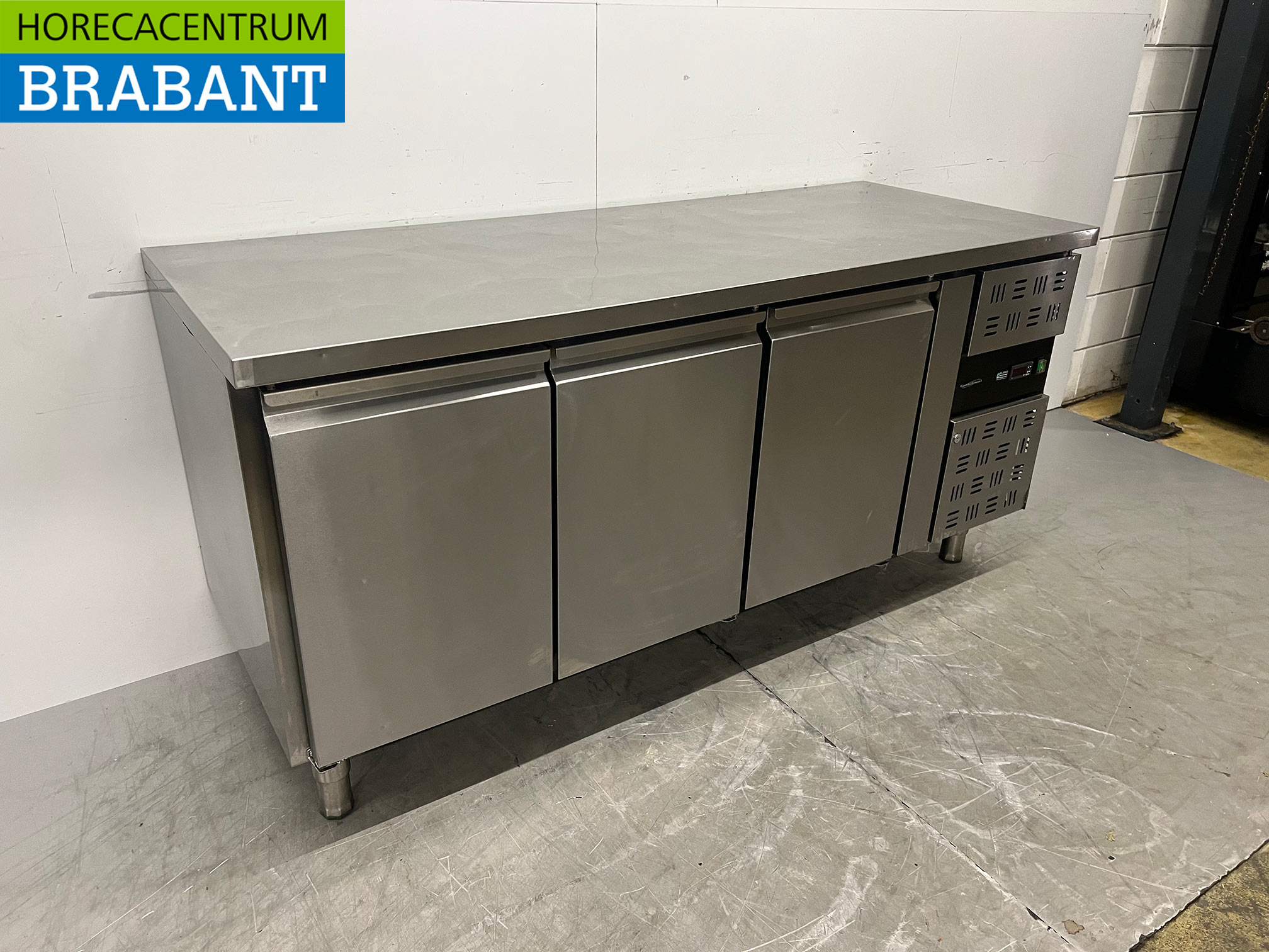Stainless steel Combisteel Refrigerated Workbench 3 Doors 179,5 cm 230V Horeca - Image 3