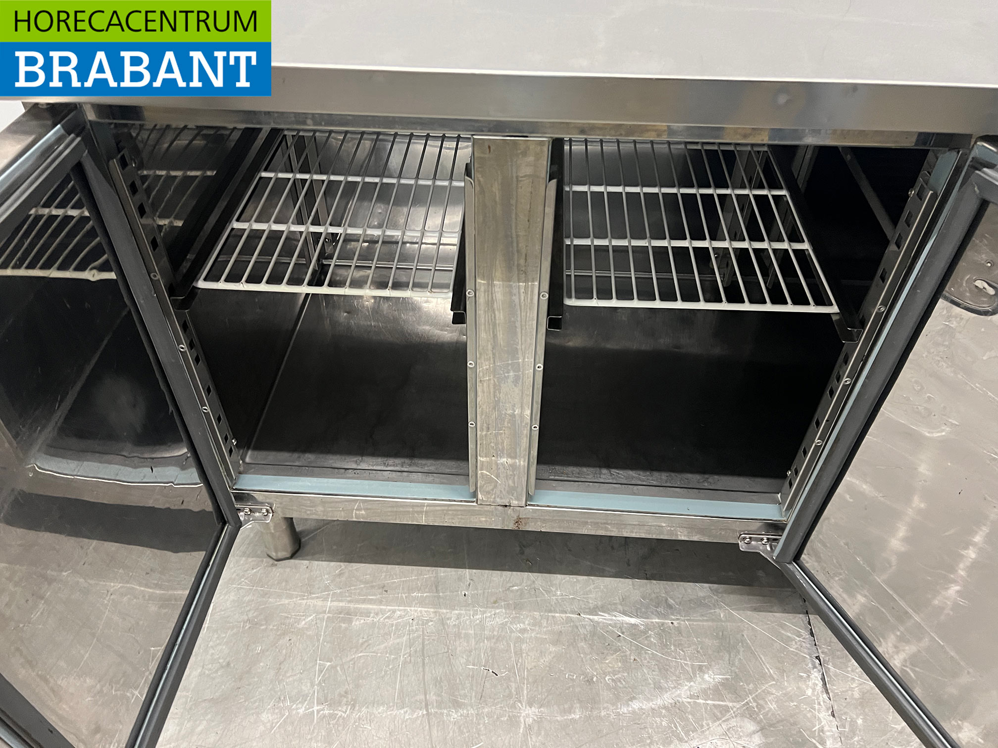 Stainless steel Combisteel Refrigerated Workbench 3 Doors 179,5 cm 230V Horeca - Image 5