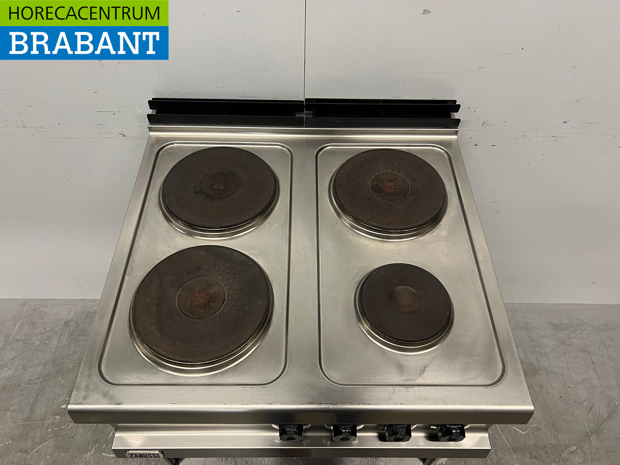Zanussi Stainless Steel 4-Burner Electric Stove, 70 cm, 400V, Commercial Use - Image 4