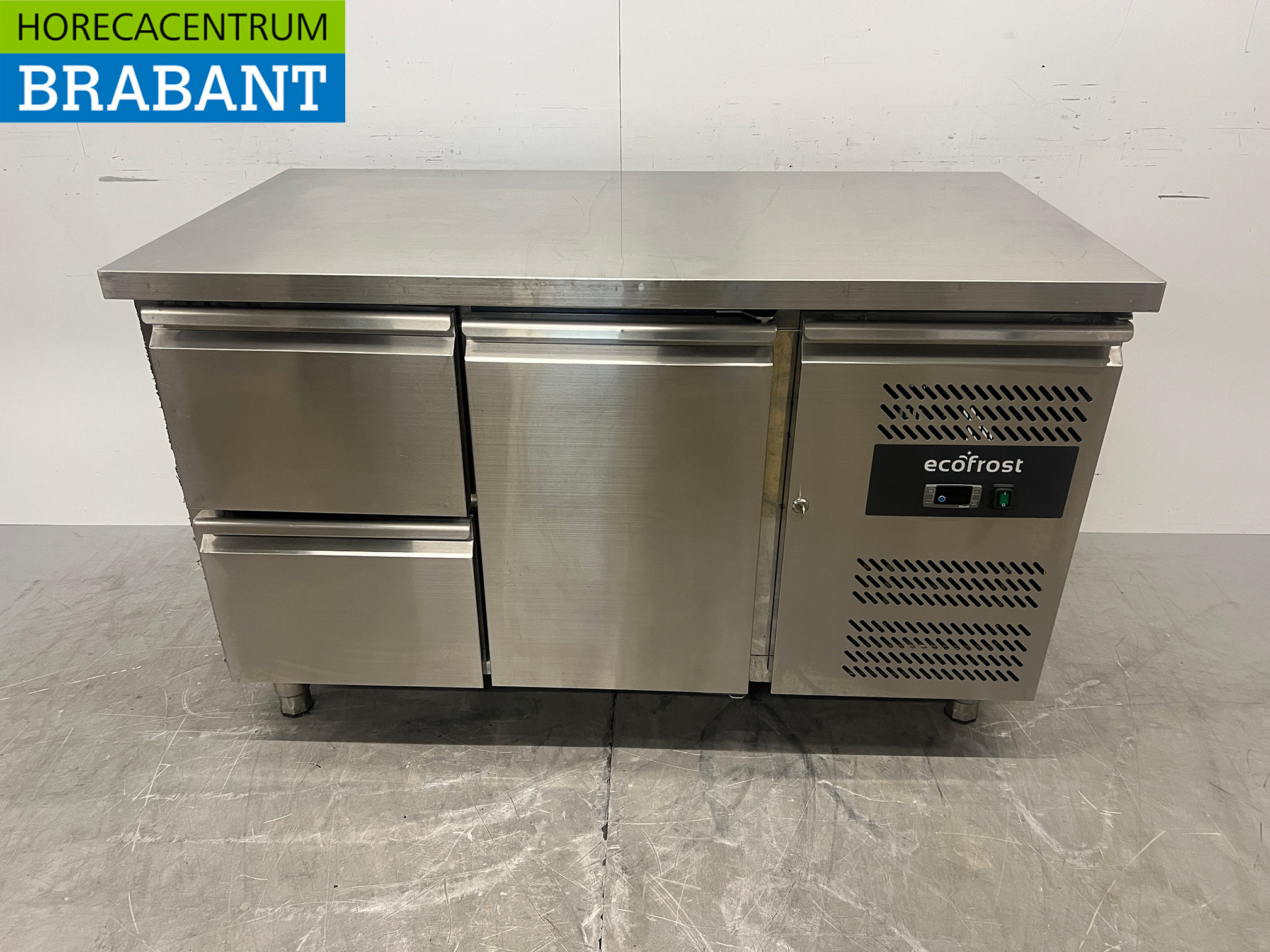 Stainless Steel Ecofrost Refrigerated Workbench with 2 Drawers and 2 Doors, 136 cm, 230V, for the Food Service Industry