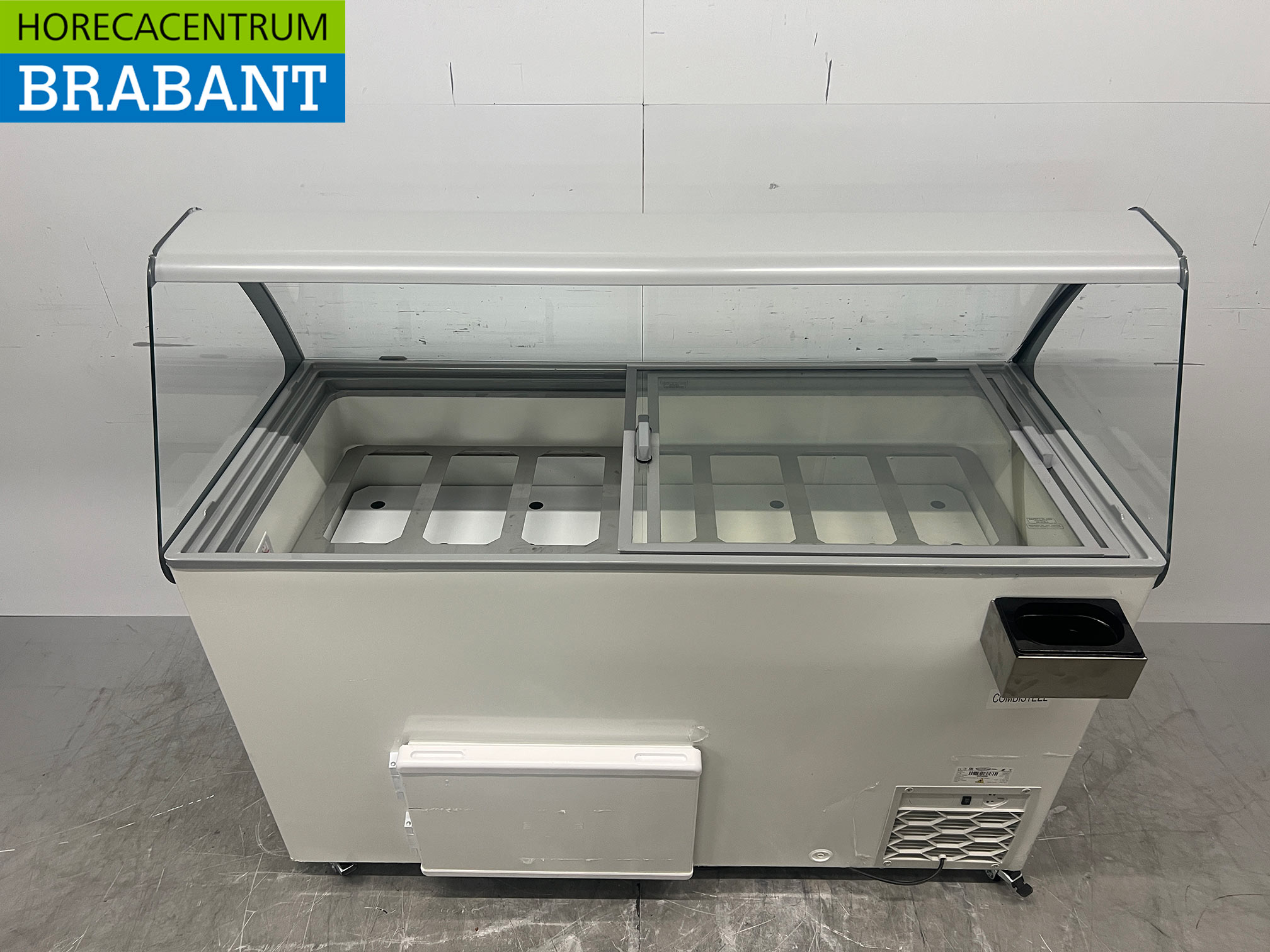 Combisteel Curacao Mobile Ice Cream Display Case, 10 Compartments, 230V, Food Service - Image 6