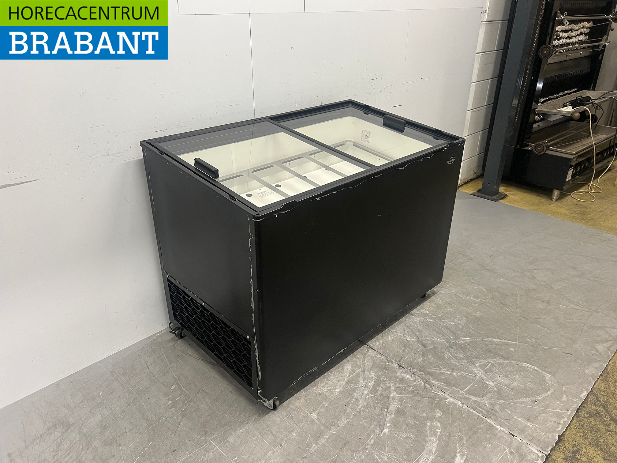 Mobile Combisteel Java Scoop ice cream display case 8 trays 230V Horeca - Image 4