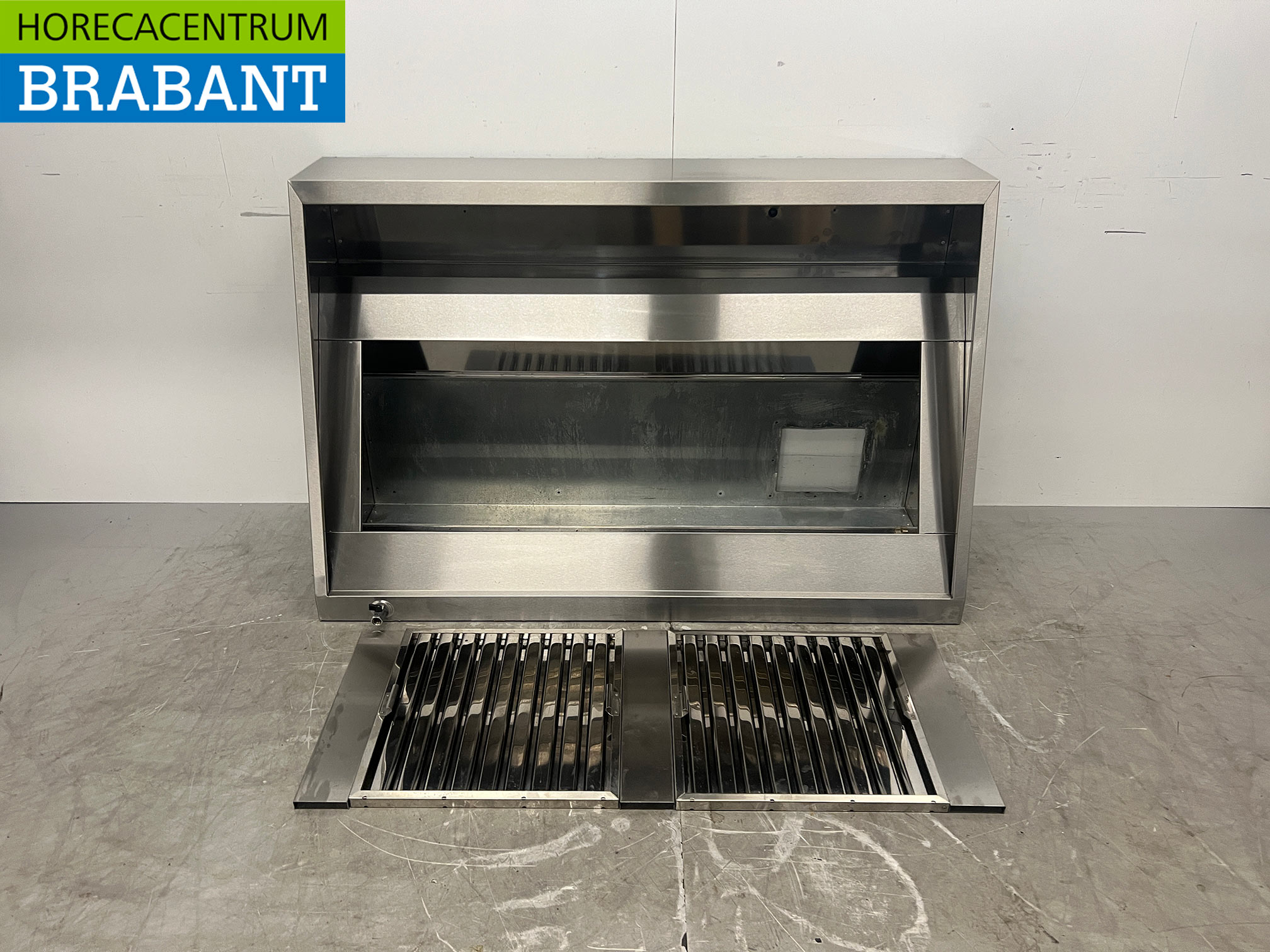 Stainless Steel Range Hood with Slatted Filters, 150.5 x 95.5 cm, Angled Model, Commercial Use