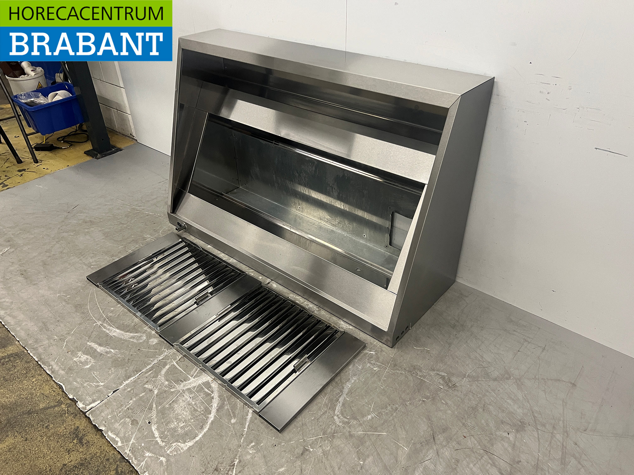 Stainless Steel Range Hood with Slatted Filters, 150.5 x 95.5 cm, Angled Model, Commercial Use - Image 2