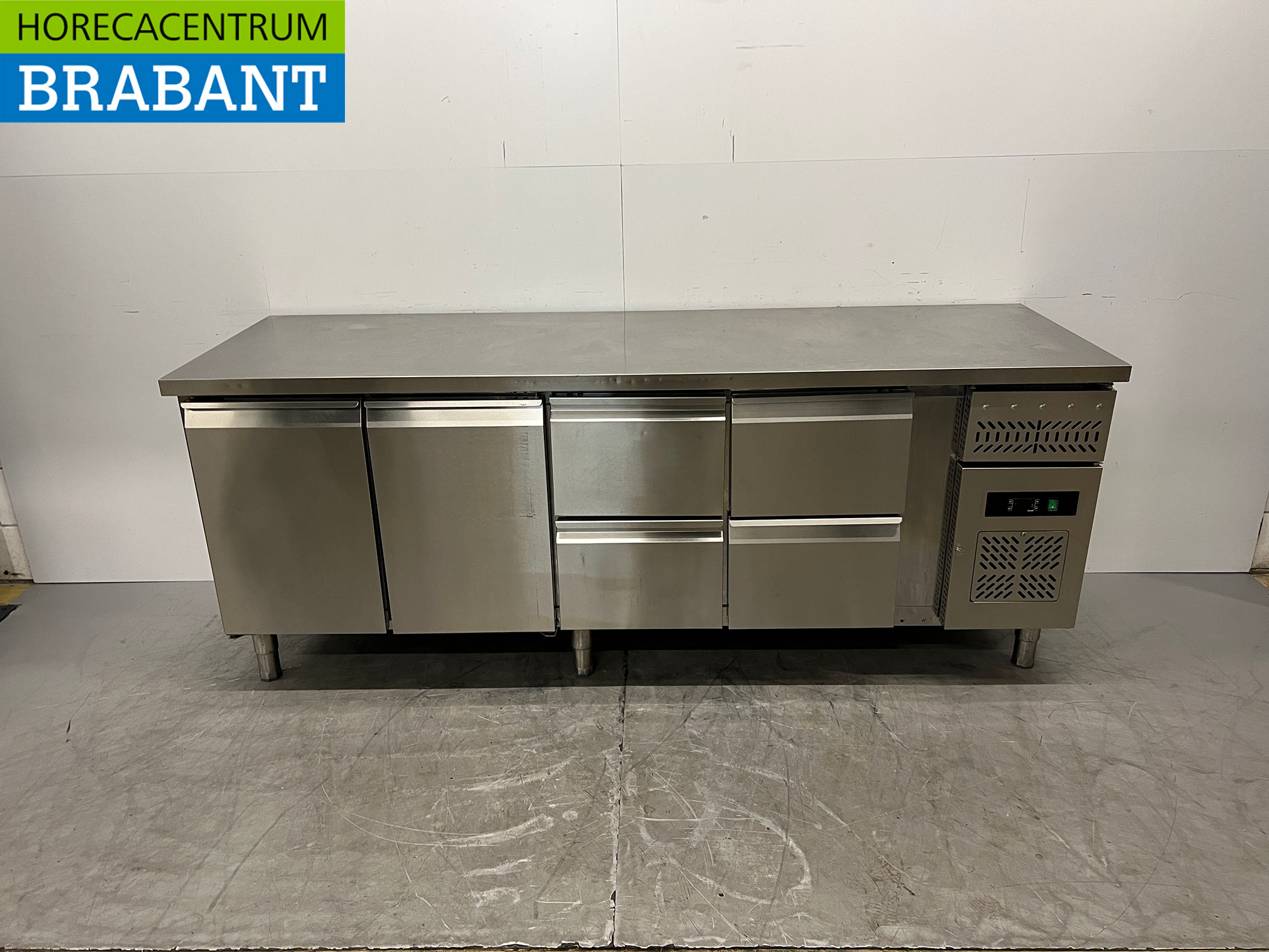 Stainless Steel Maxxfrost Refrigerated Workbench, 2 Doors and 4 Drawers, 223 cm, 230V, Food Service