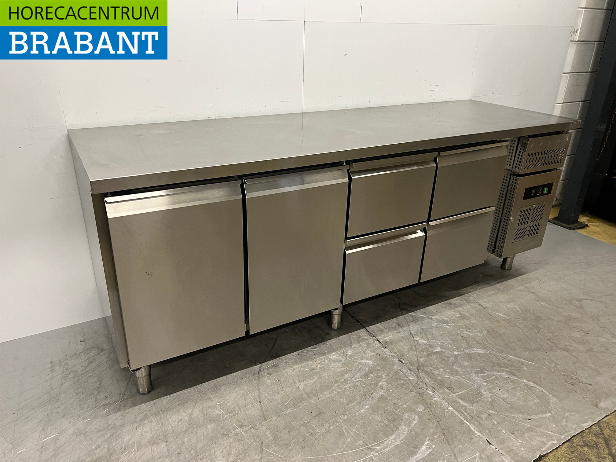 Stainless Steel Maxxfrost Refrigerated Workbench, 2 Doors and 4 Drawers, 223 cm, 230V, Food Service - Image 3