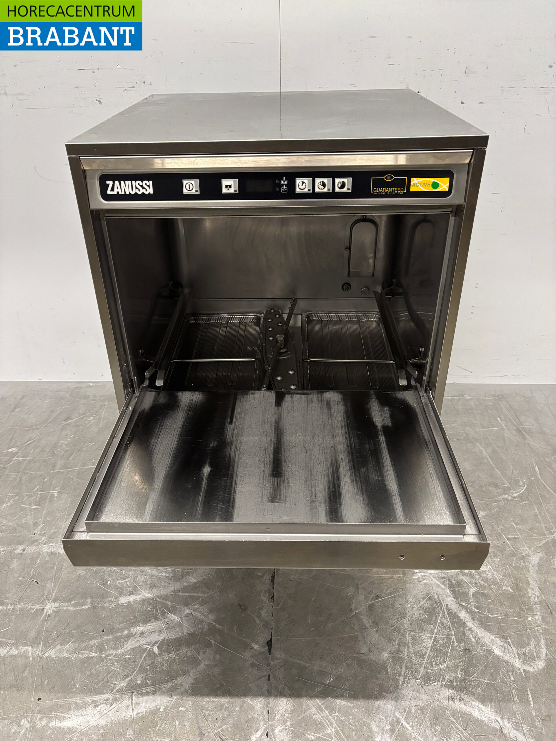Stainless steel Zanussi Dishwasher 400V Catering - Image 3