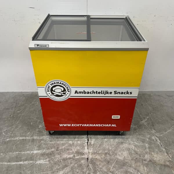Caravell Mobile Ice Freezer with 2-Pane Sliding Lid, 230V, for the Food Service Industry