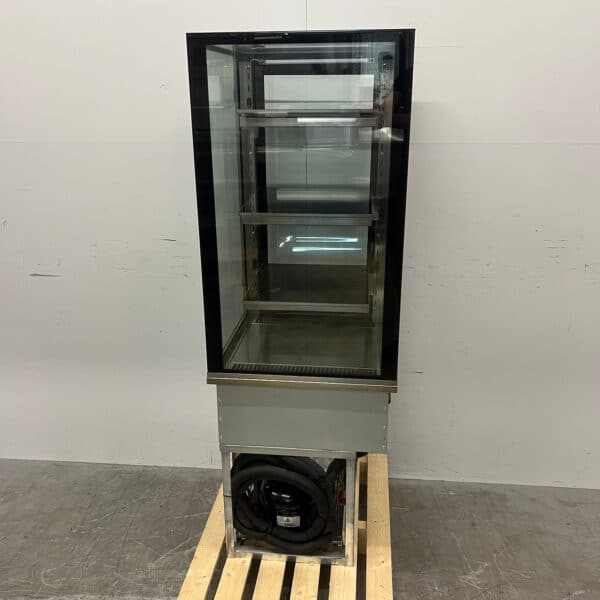 Maxxfrost Built-In Refrigerated Display Case for Pastries, 180 liters, 230V, Food Service