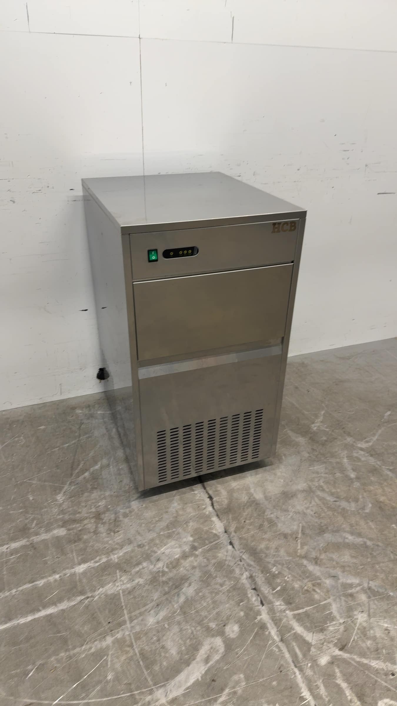 RVS HCB Ijsblokjesmachine 80 kg per dag 25kg bunker 230V Horeca