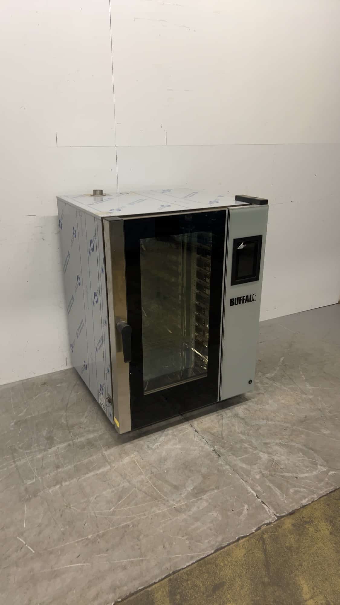 Stainless Steel Buffalo HX568-E Combi Steamer 18.5 kW 400 V 79 x 77 x 106.5 cm Food Service