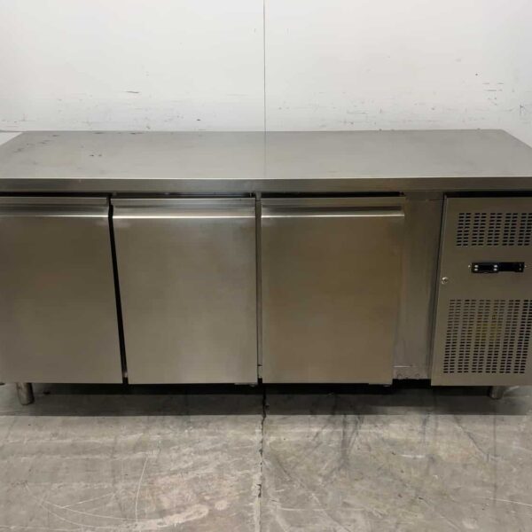 Stainless Steel Refrigerated Workbench, 400 liters, 230V, 179.5 x 70 x 83 cm, Food Service