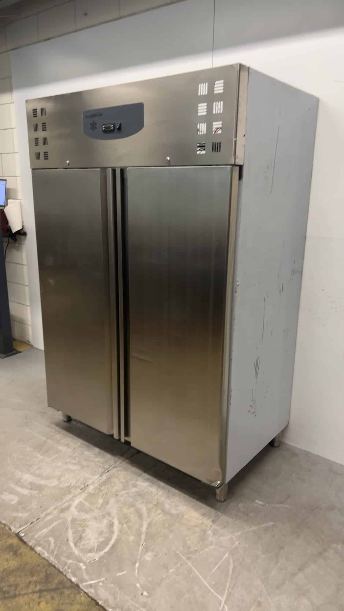 Stainless Steel Combisteel Refrigerator, 700 liters, 230V, 134 x 81 x 200 cm, Food Service