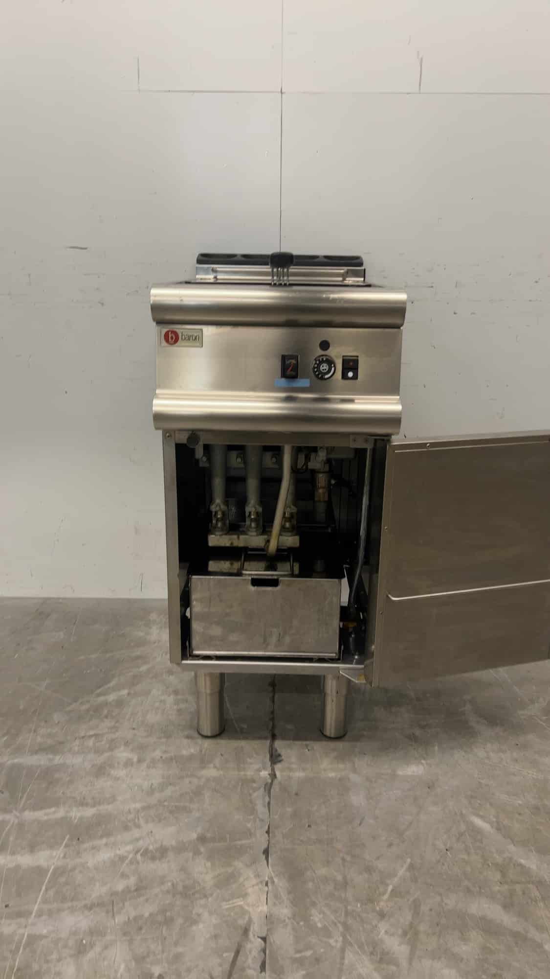 Stainless Steel Baron 7FRI/G415 Deep Fryer, 15 liters, 13 kW, GAS, 40 x 70 x 96 cm, Food Service