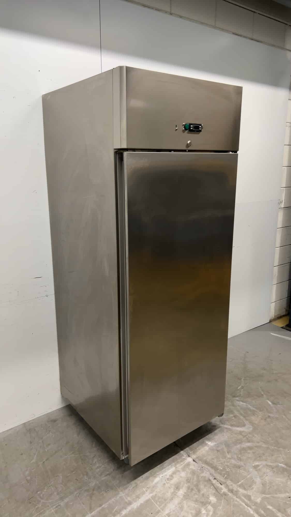 Stainless Steel Ilsa AX071004 Freezer, 700 liters, 0.55 kW, 230V, 75 x 82 x 202 cm, Food Service