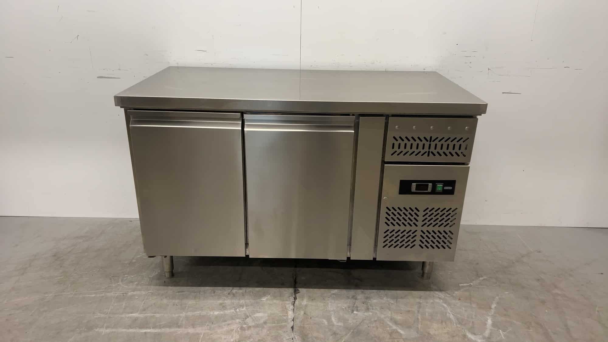 Refrigerated Workbench 136 x 70 x 88 cm, Food Service