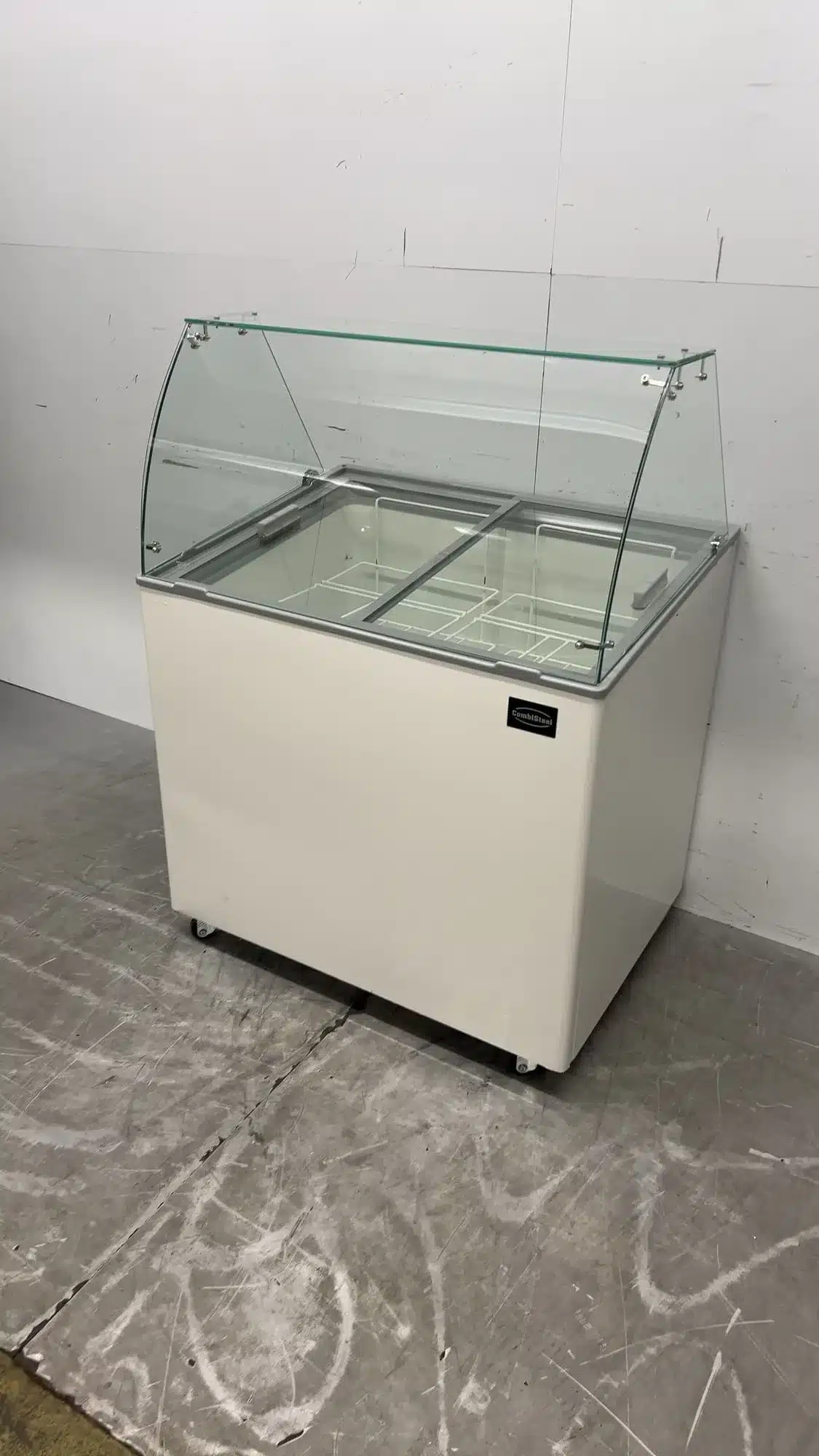 Combisteel Corsica 74720125 Schepijsvitrine 6 x 5 liter 91 x 68 x 123 cm 230V Horeca